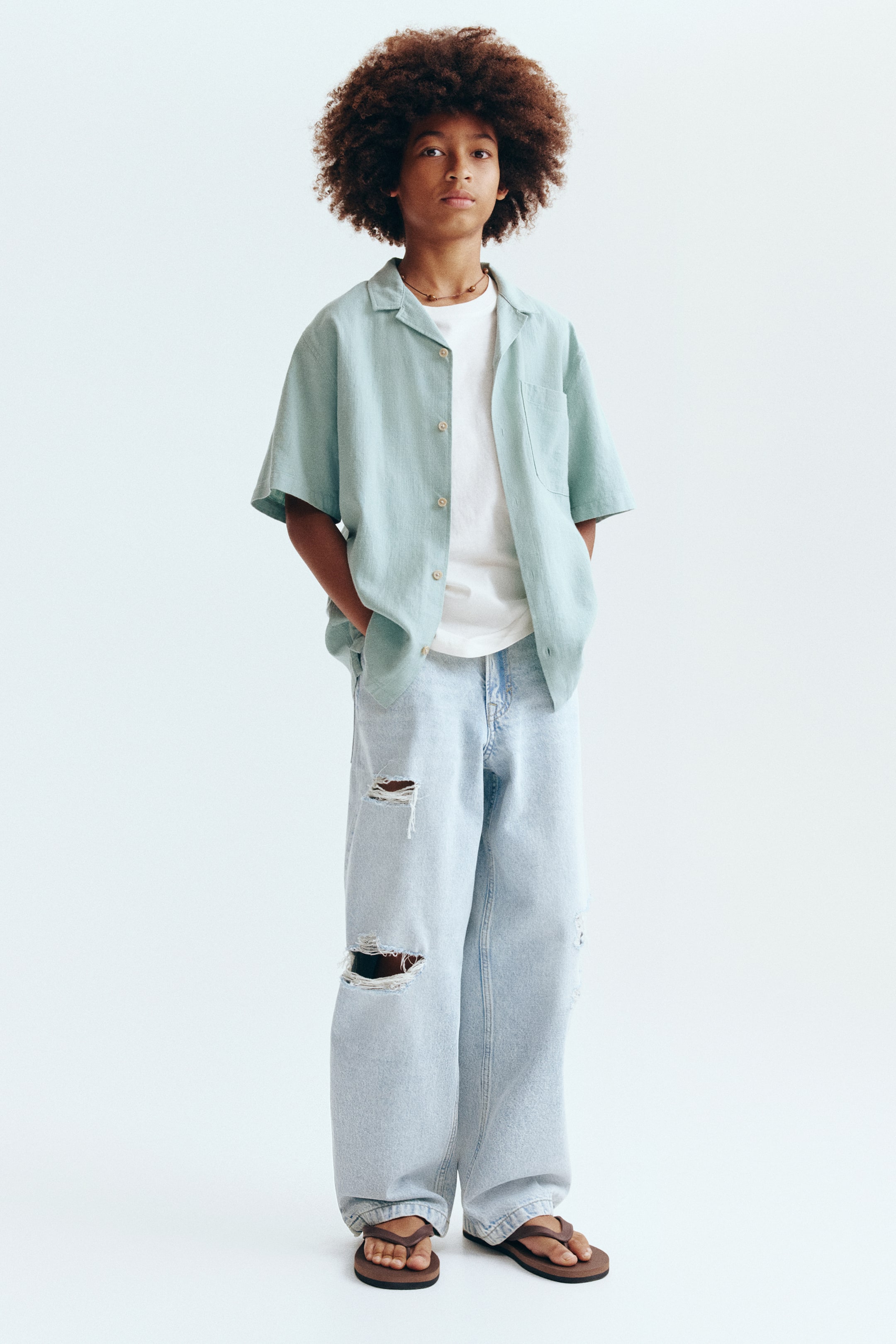 View larger image: Baggy Fit jeans - Light denim blue - Kids | H&M IE 1