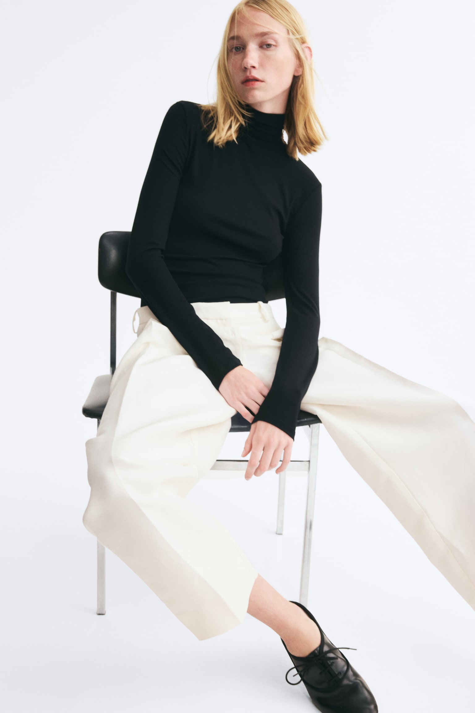 Женский топ H&M Long-Sleeved Mock Turtleneck Top, цвет: Чёрный — фото 4