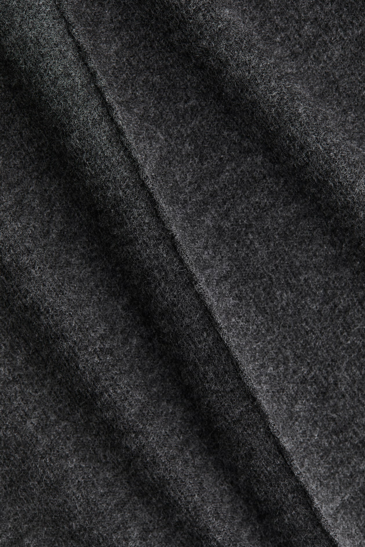 Loose-Fit Fine-Knit Top - image 3