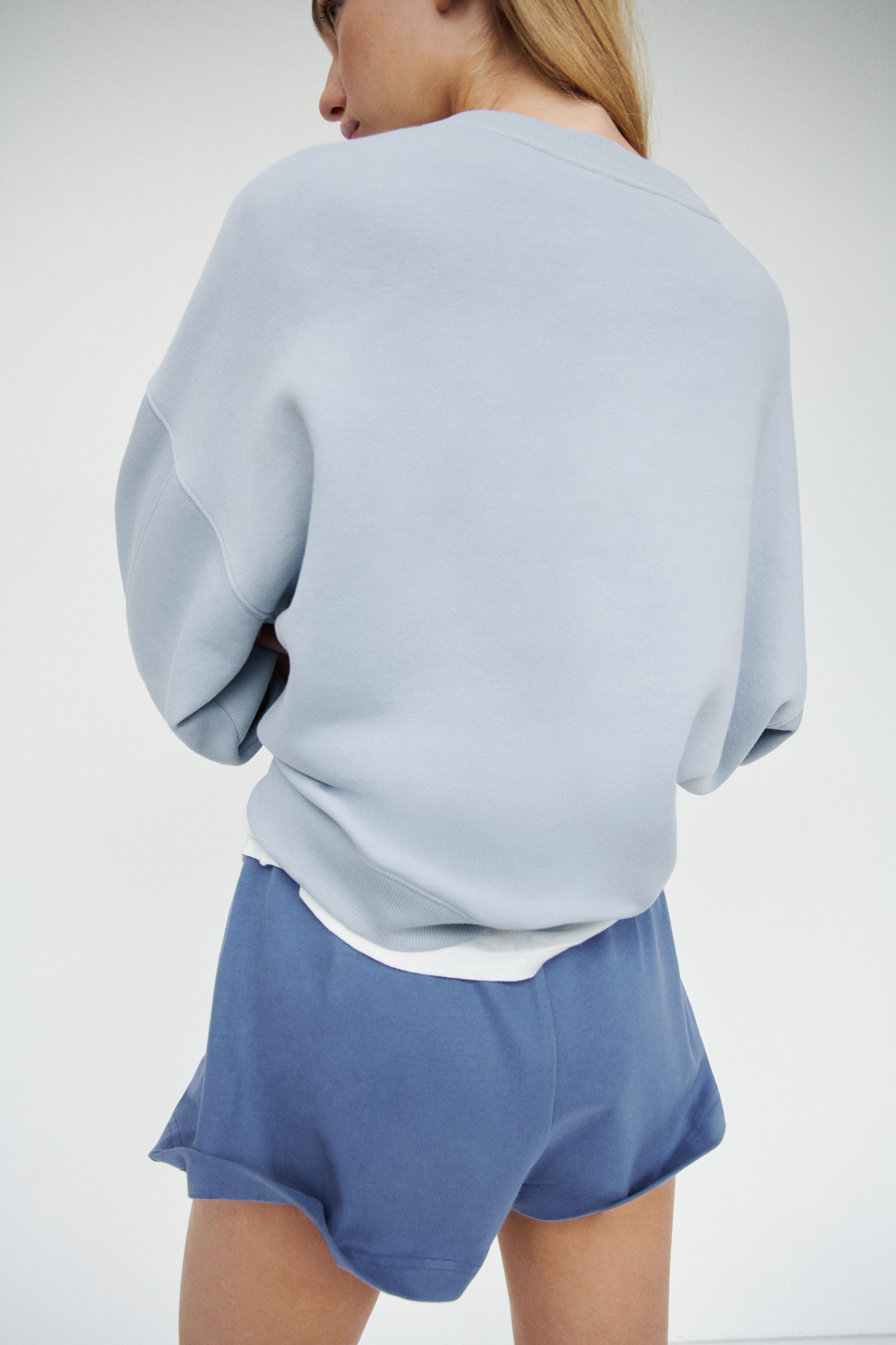 Женские худи H&M Sweatshirt with Printed Motif — фото 3