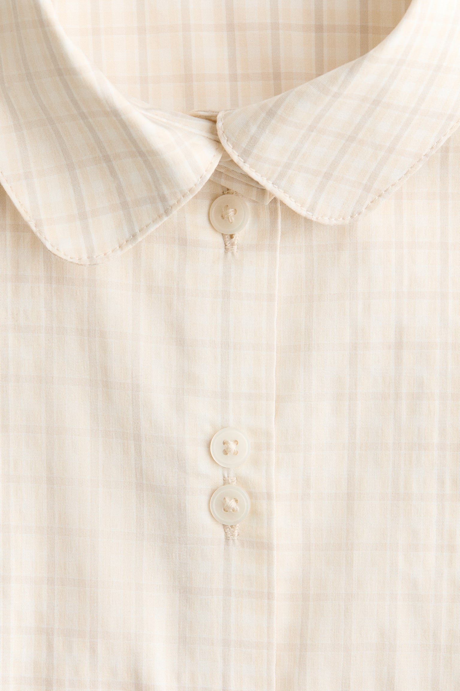 Женская рубашка H&M Short-Sleeved, цвет: Кремовый / Клетчатый — фото 2