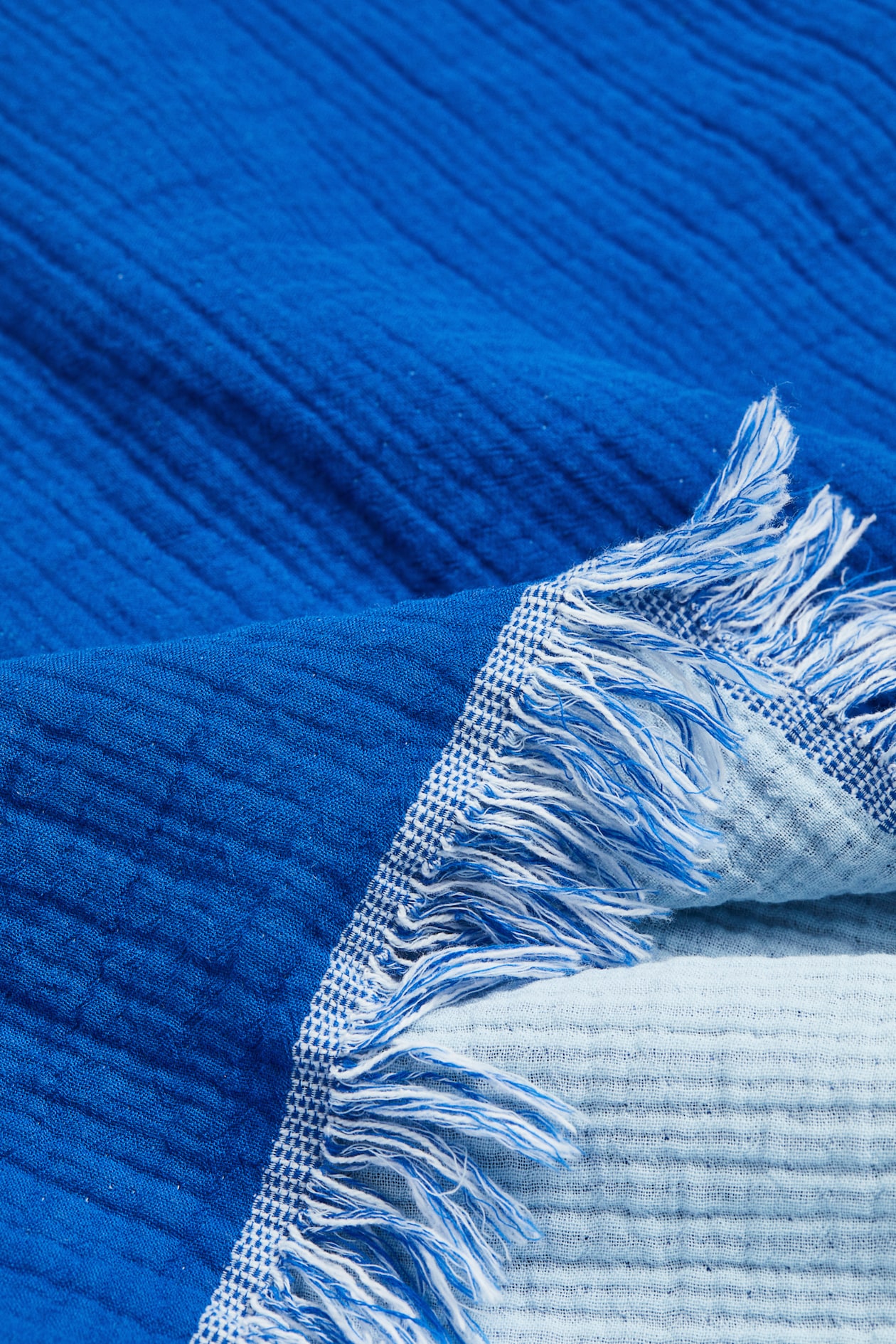 fringed-cotton-muslin-bedspread-royal-blue-home-all-h-m-gb