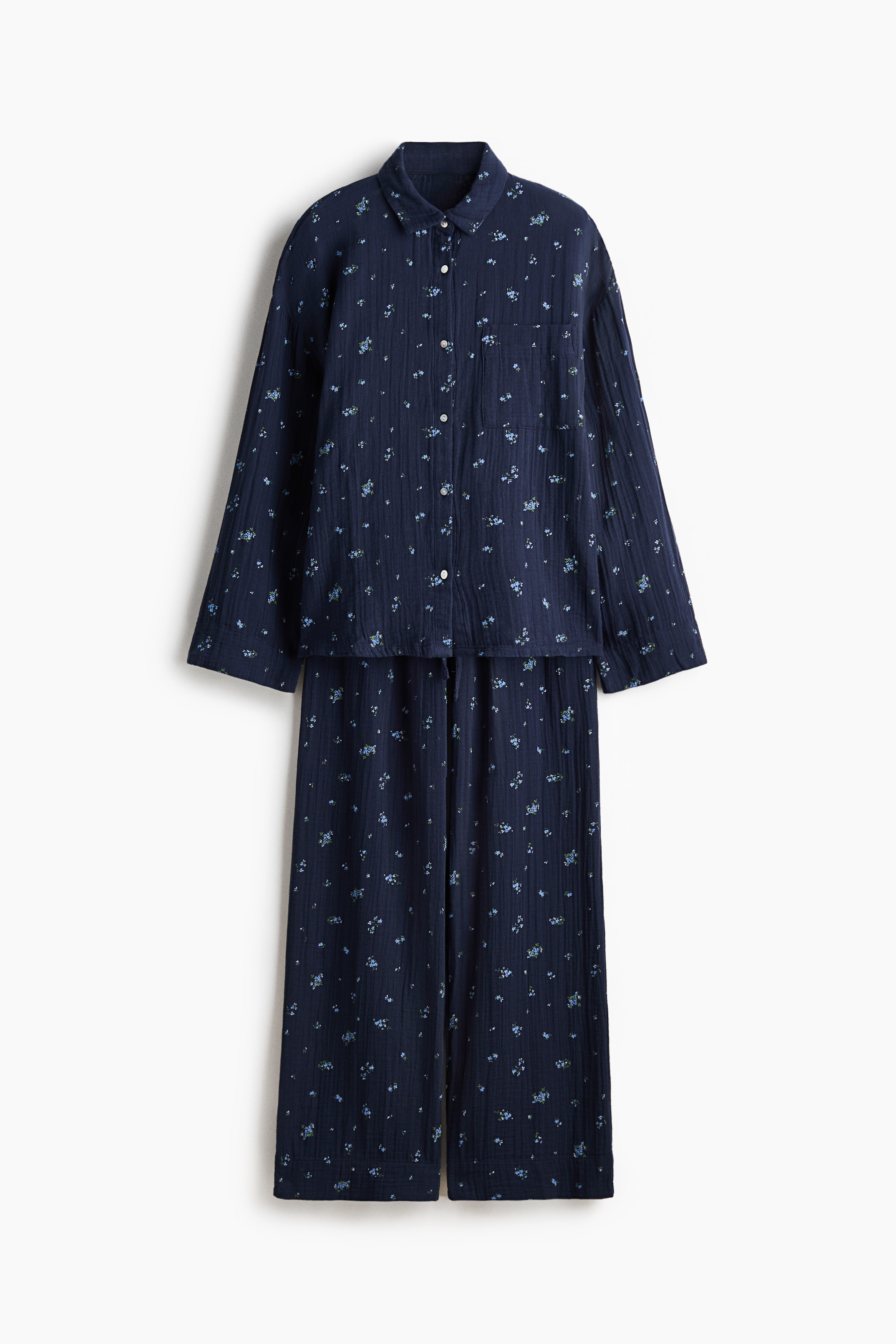 Cotton muslin pyjamasModel