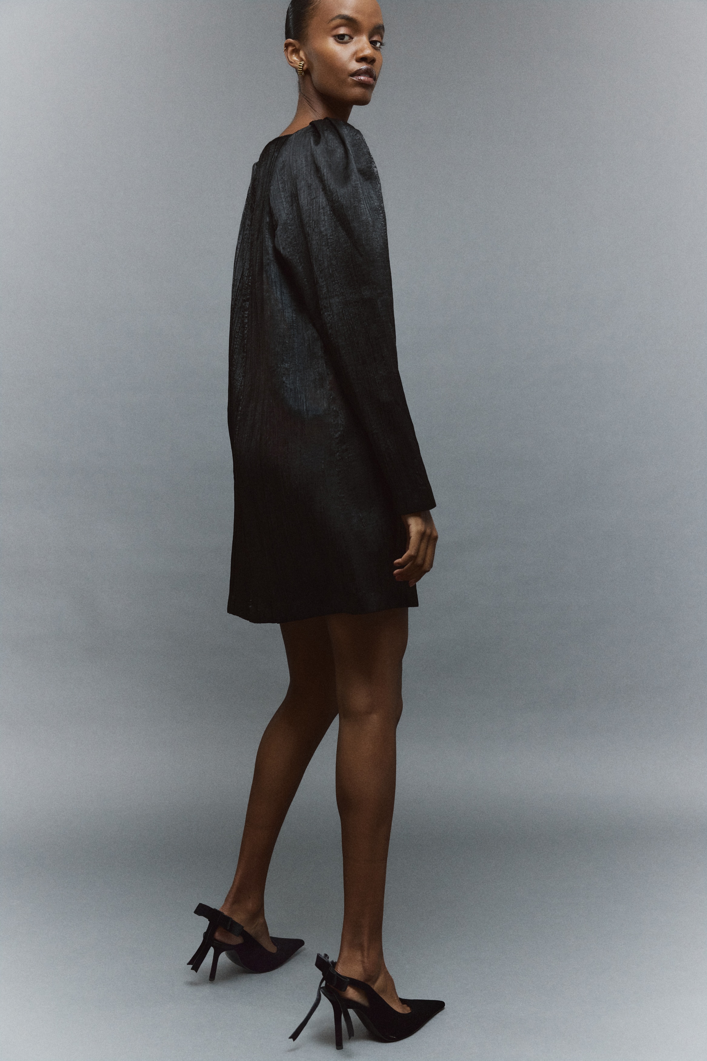 Square neck crêpe dress