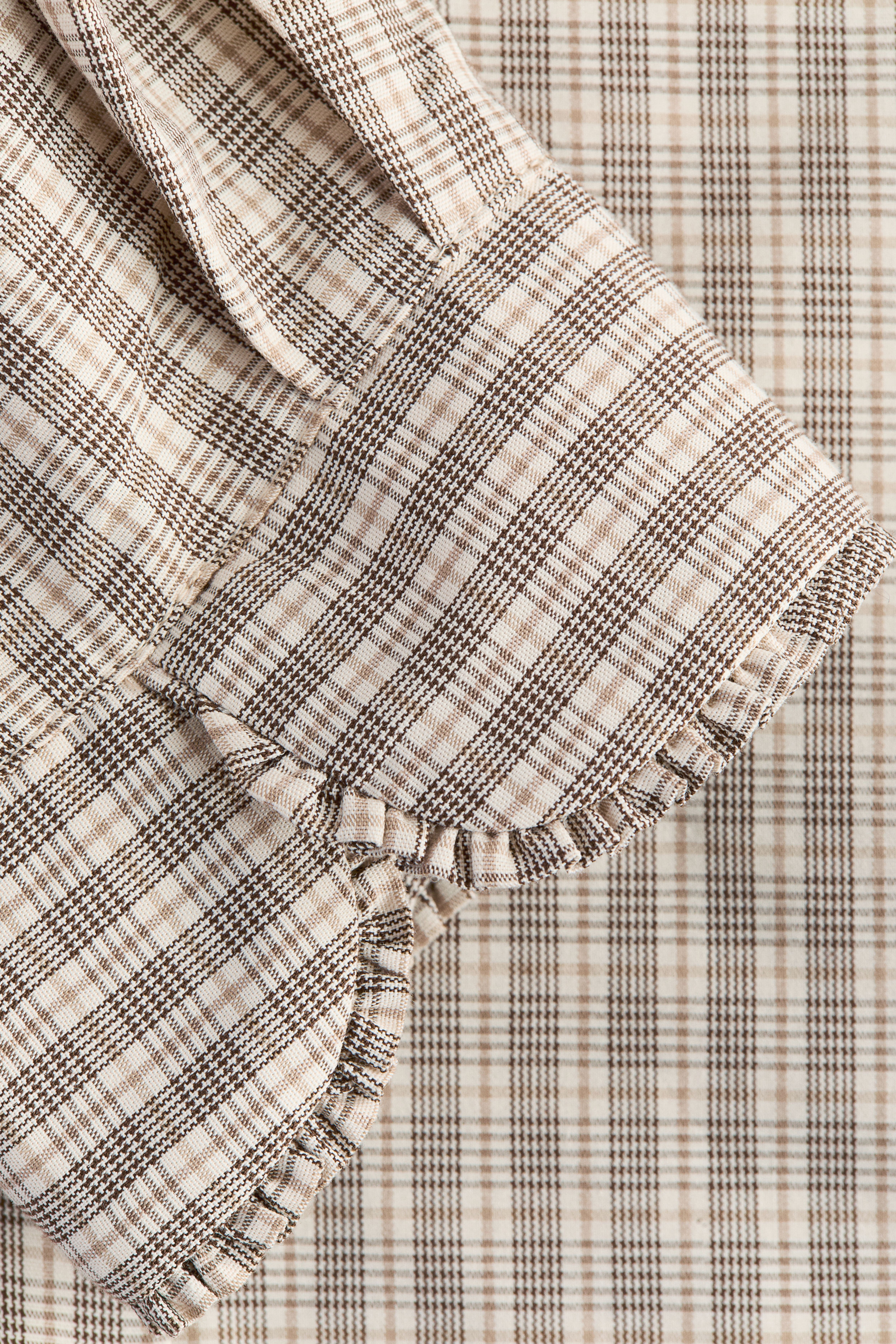 Ruffle-Trimmed Stand-Up Collar Shirt