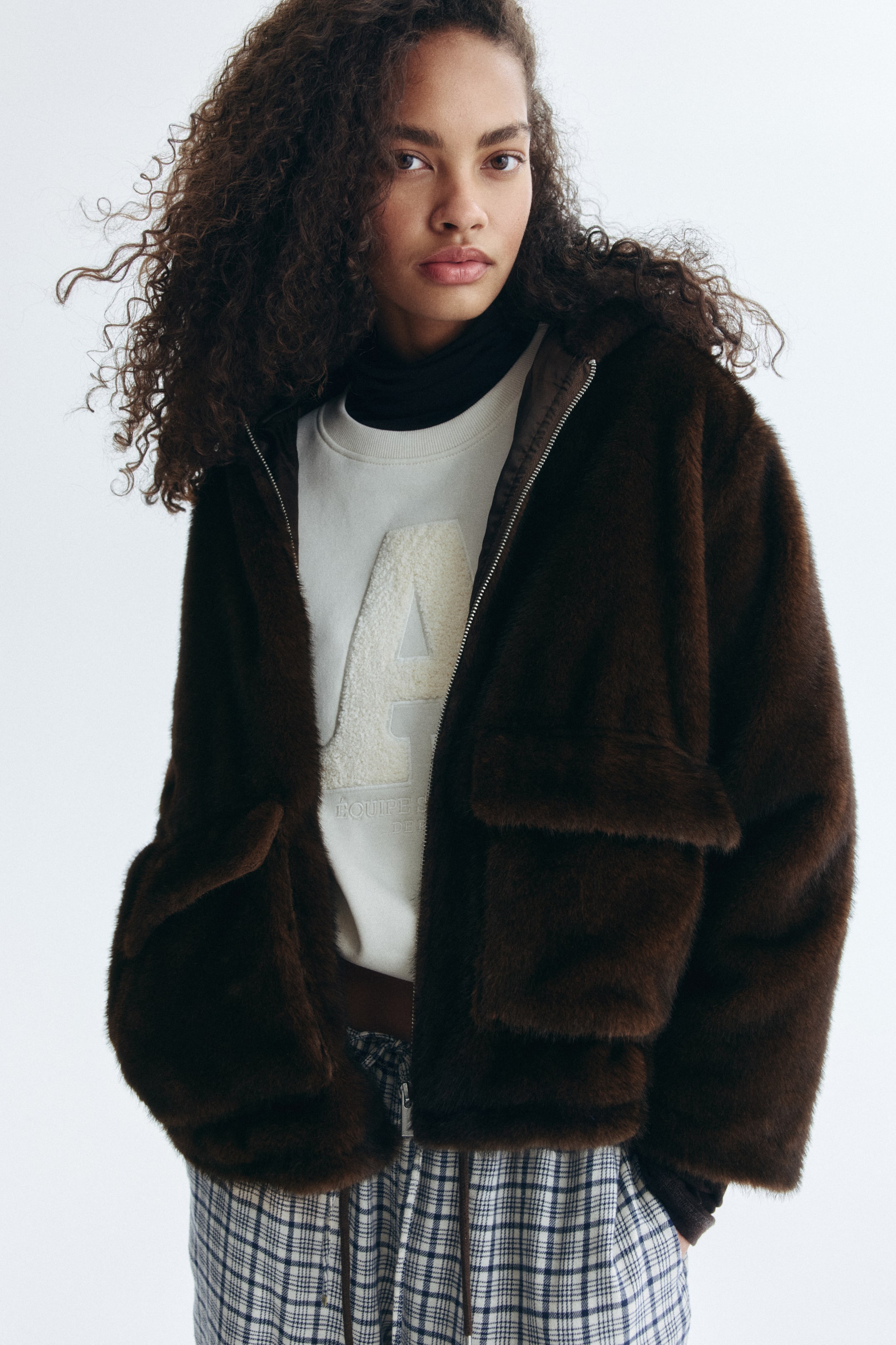 Grotere afbeelding bekijken: Fluffy jack - Dark brown - DAMES | H&M NL 1