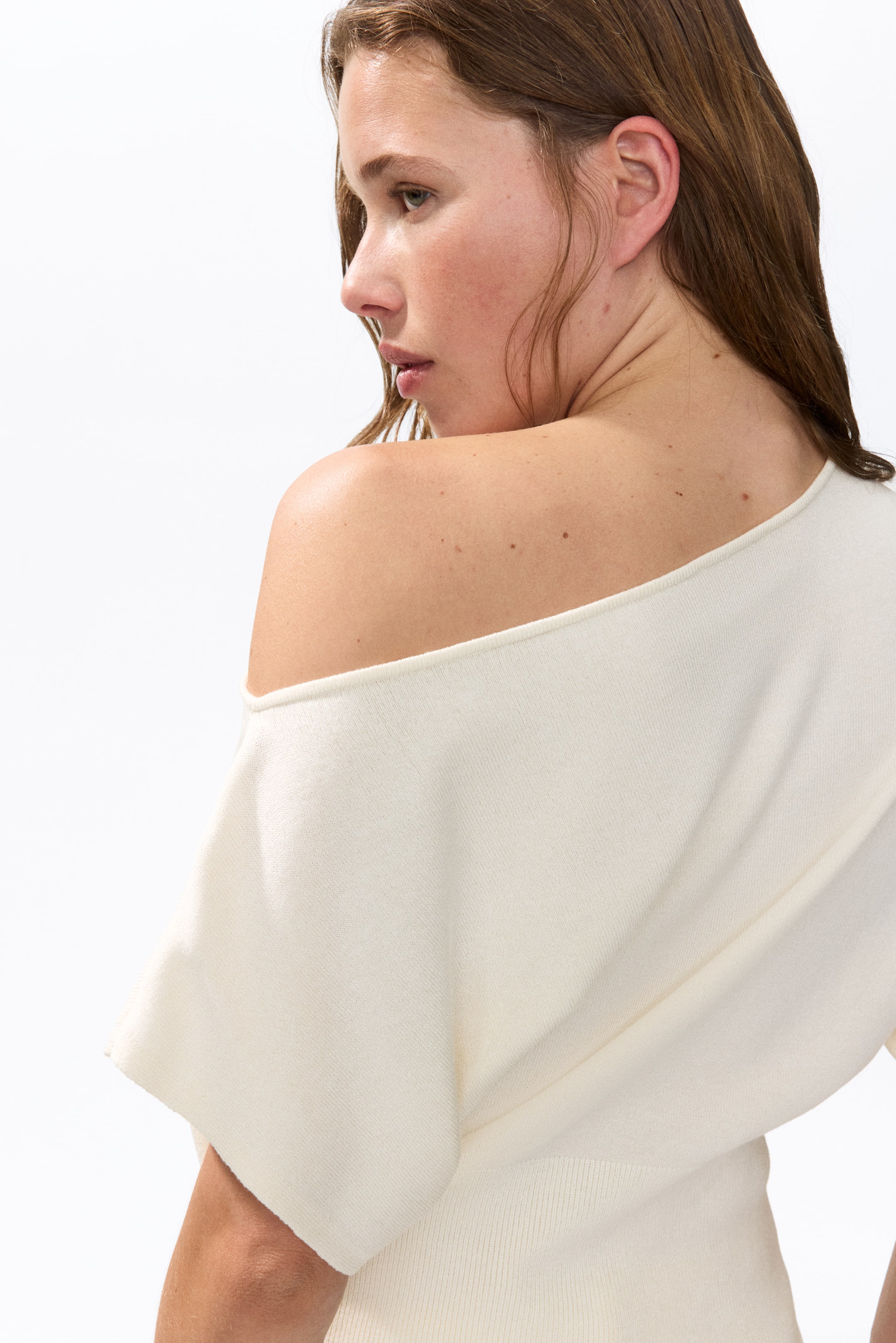Fine-Knit One-Shoulder Top