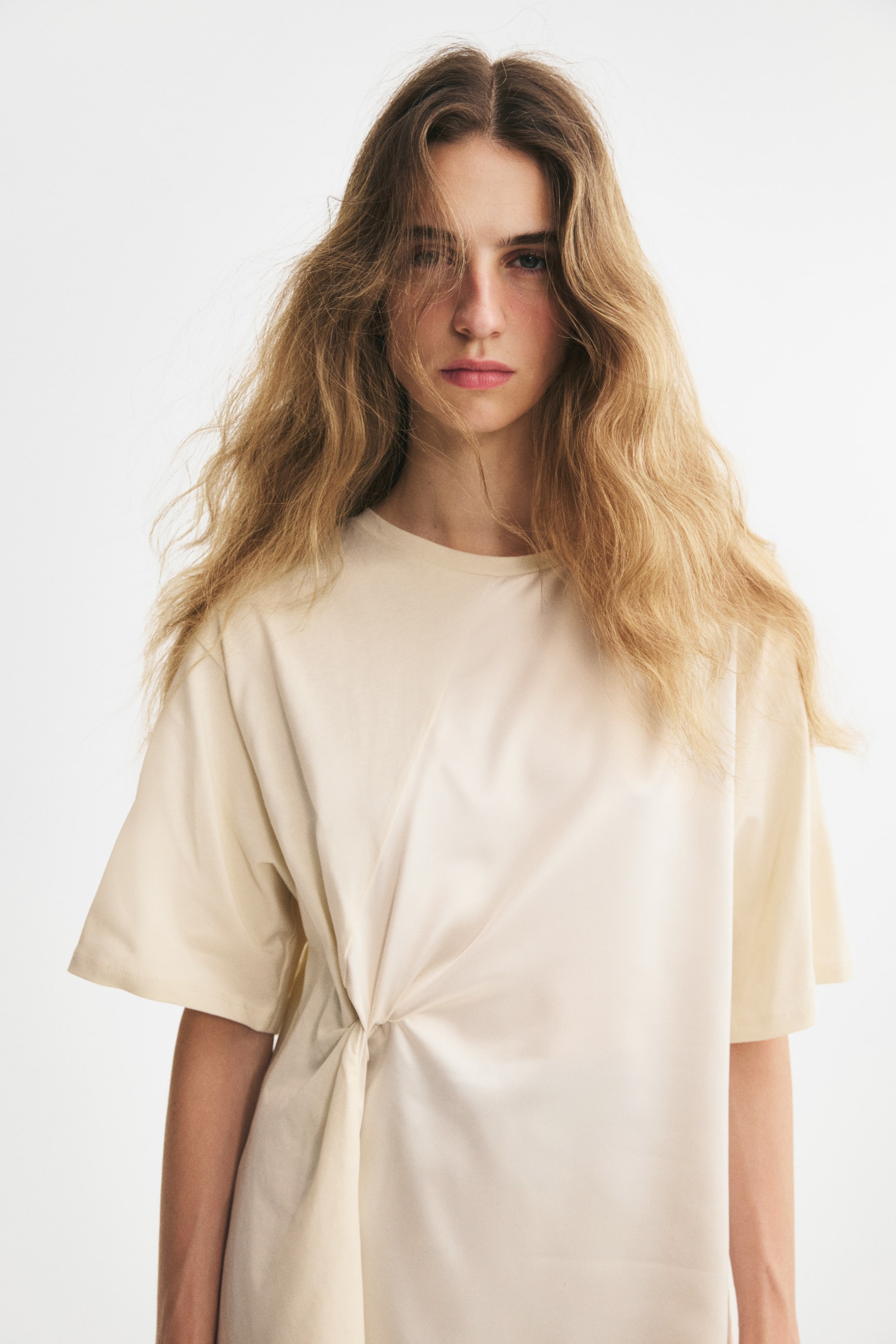 Visualizza immagine più grande: Top con torchon e bordi in pizzo - Crema - DONNA | H&M IT 1