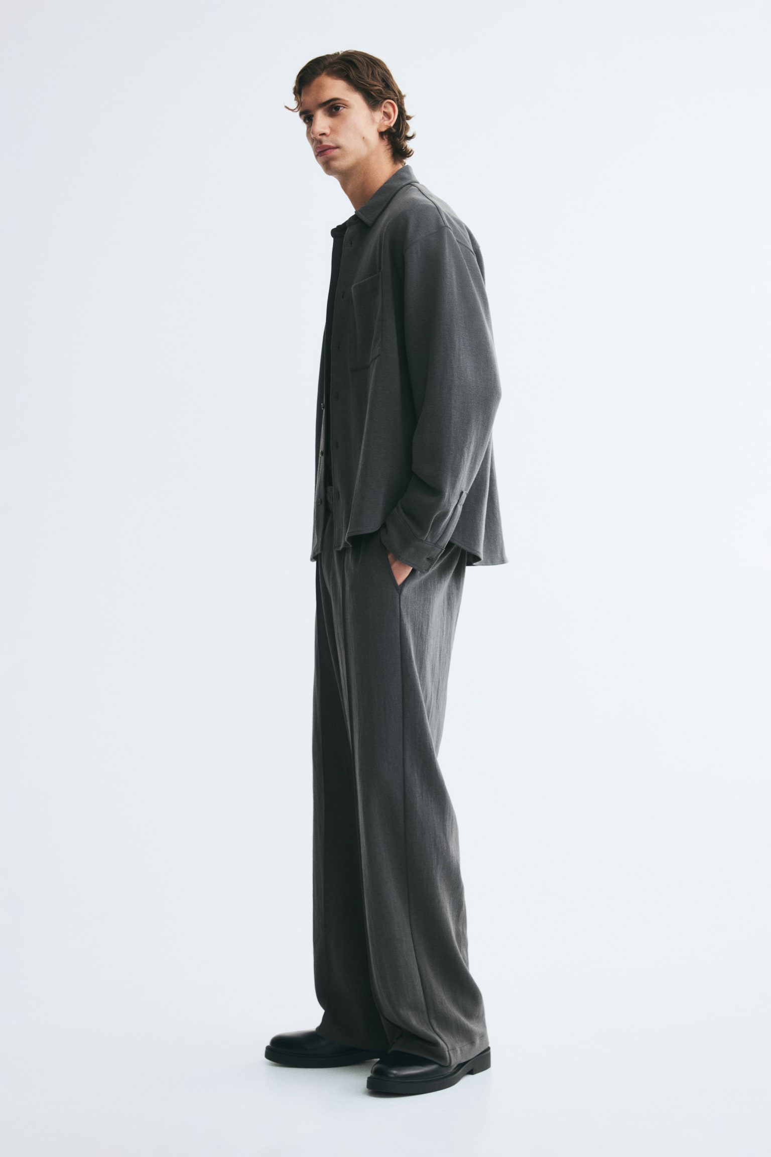 Мужские брюки H&M Relaxed-Fit Interlock, цвет: Тёмный серый — фото 6