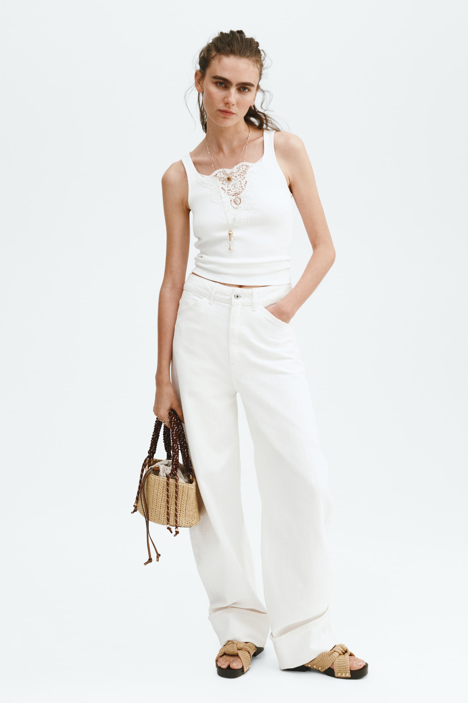 Áo có chi tiết vải ren - Màu trắng/Màu xanh dương nhạt - 2