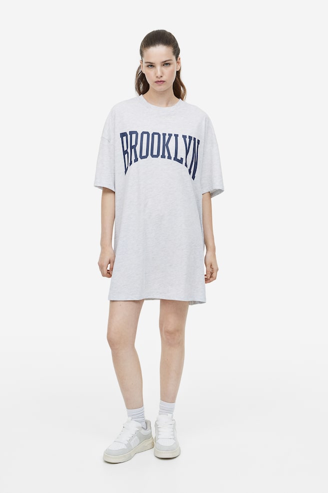 Oversized printed T-shirt dress - Light grey marl/Brooklyn/White/Surfin' Waves - 1