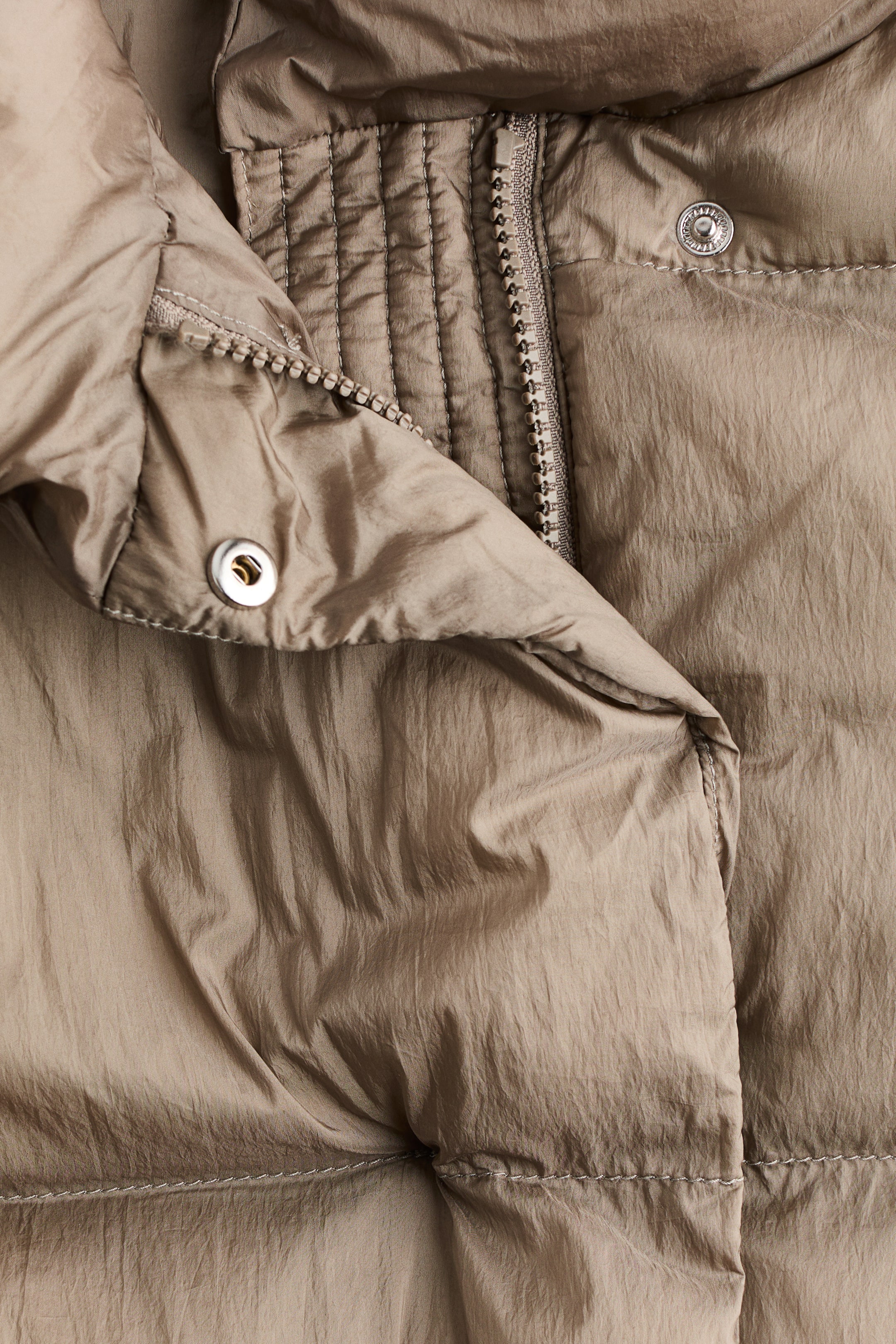 Manteau court matelassé en nylon