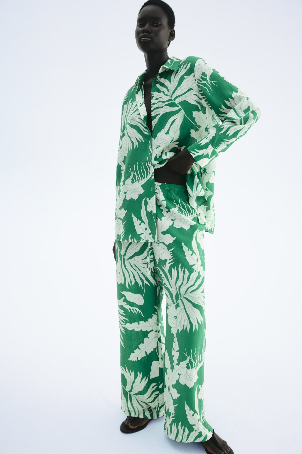 Loose-Fit Drawstring Pants - image 2