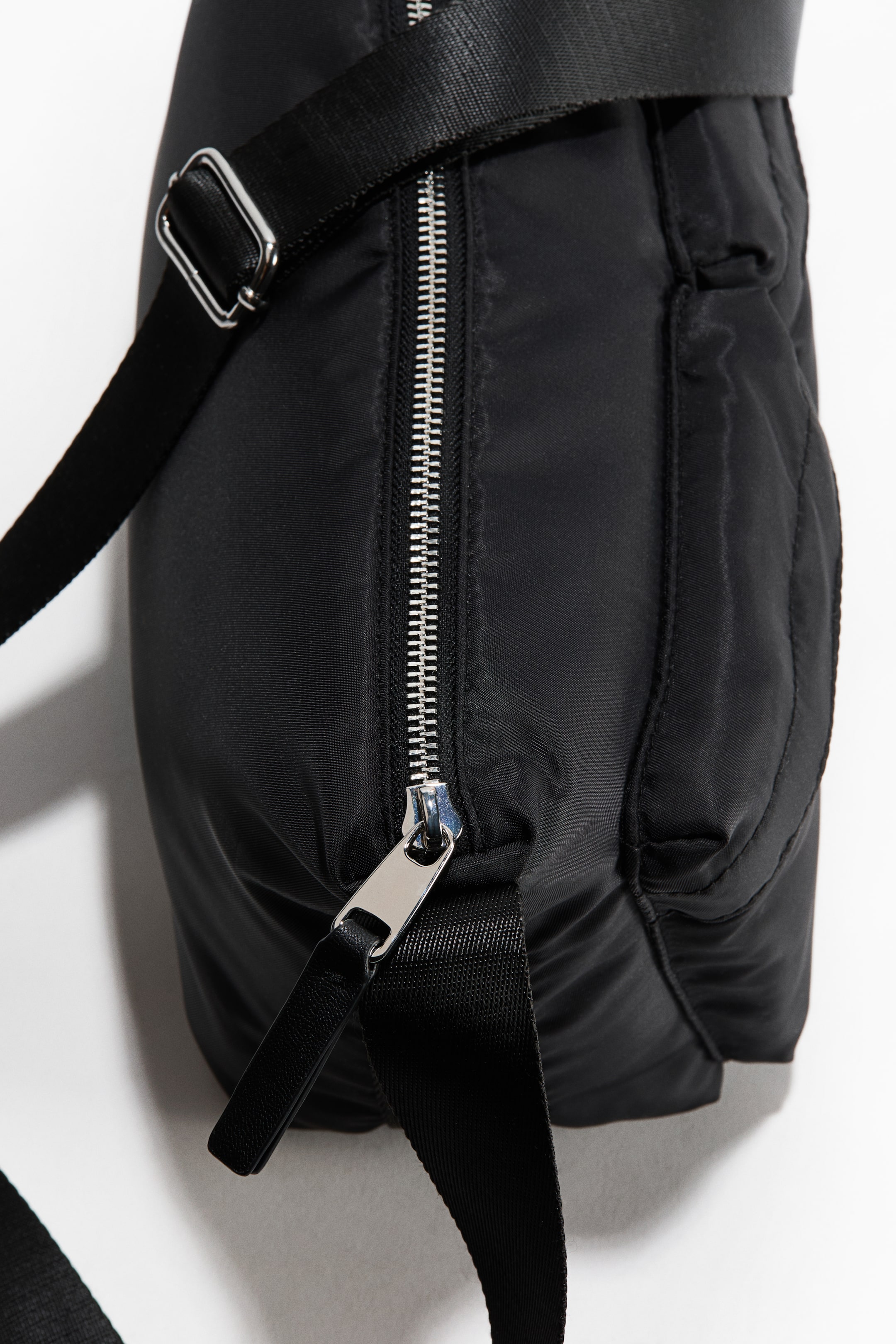 Мужские сумки H&M Padded Crossbody Bag — фото 2