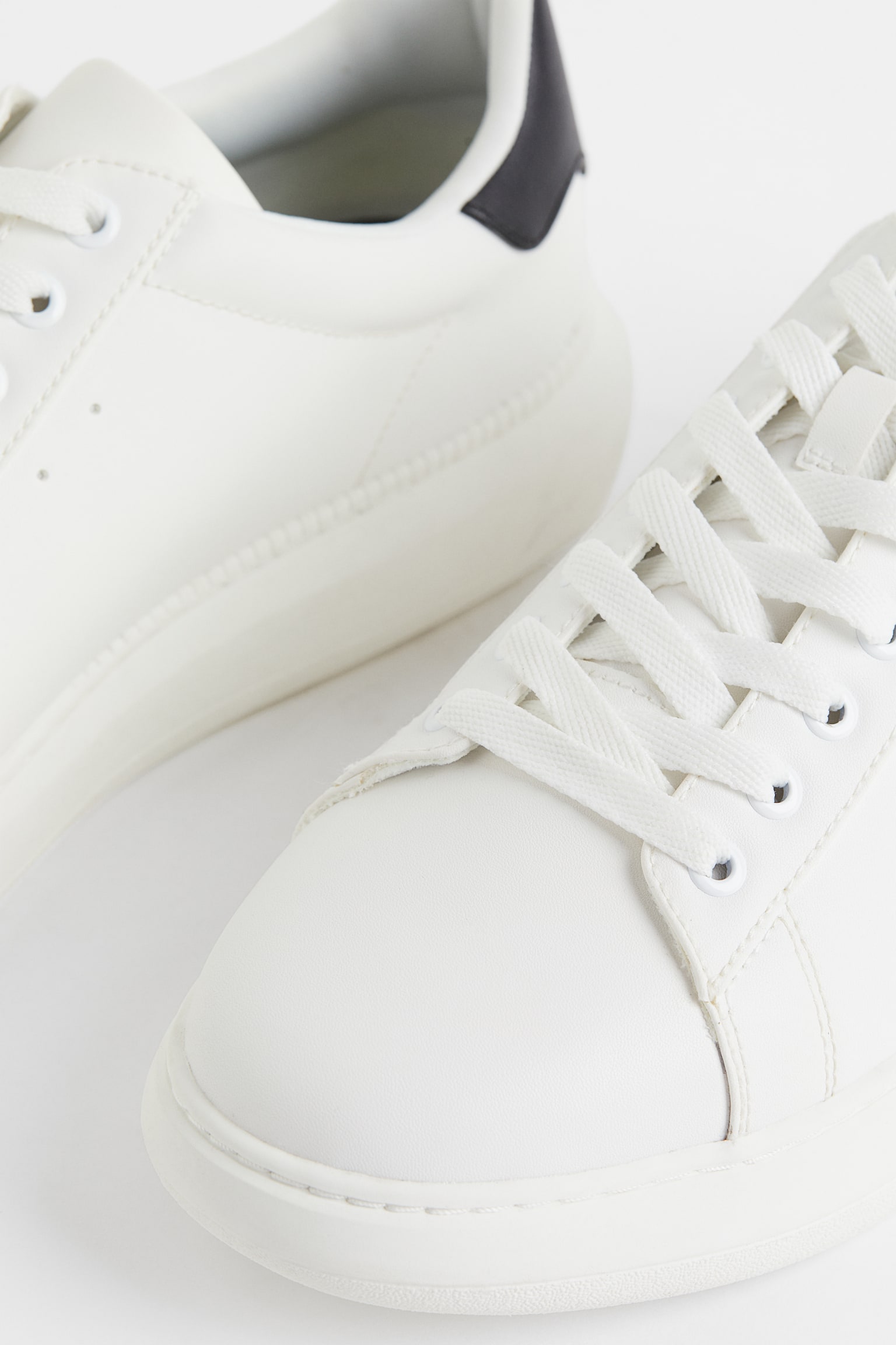 Trainers - White - 2