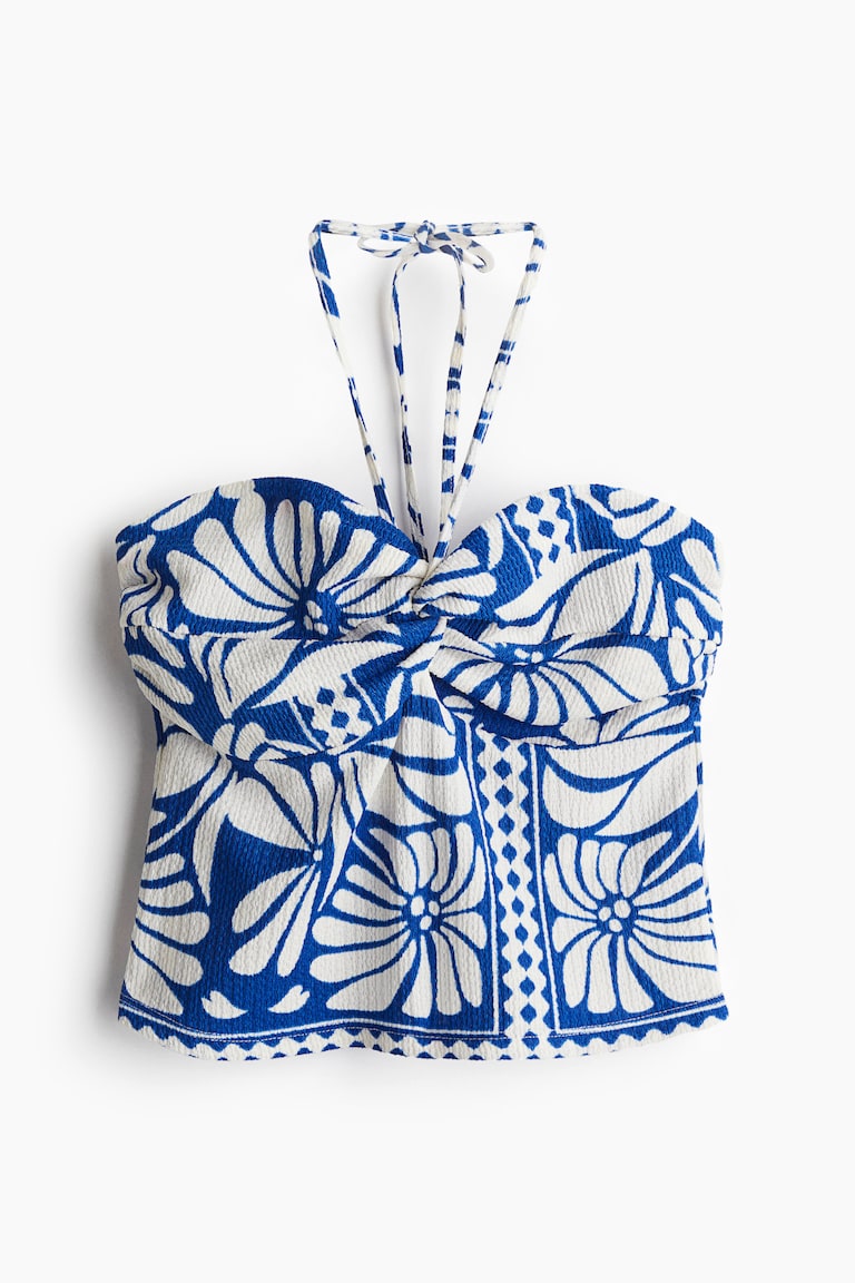 Kratki top s halter izrezom