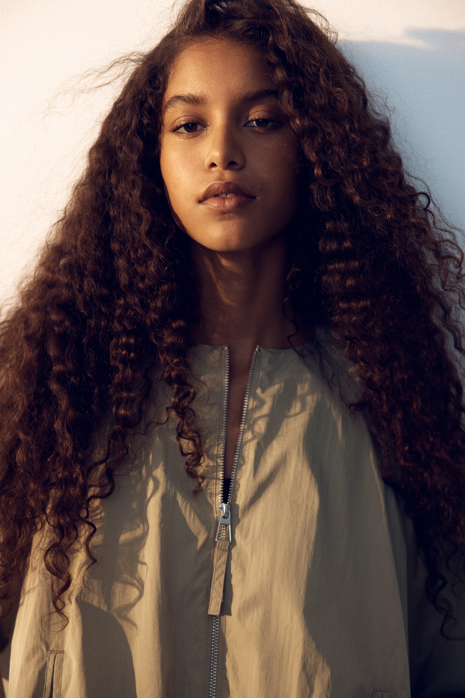 Chamarra bomber con bastilla abombada - Beige/Beige - 2