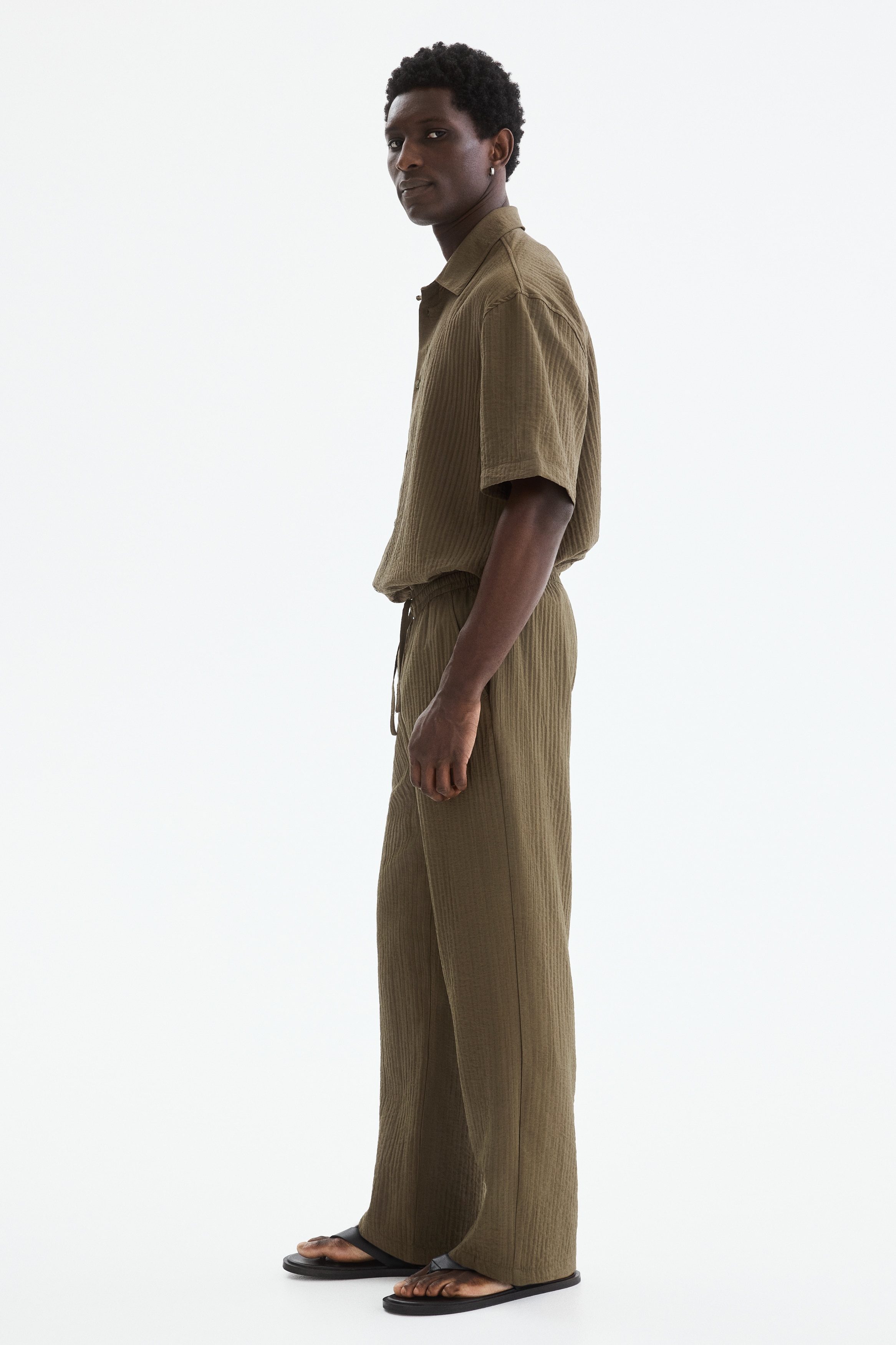 Relaxed Fit textured trousers