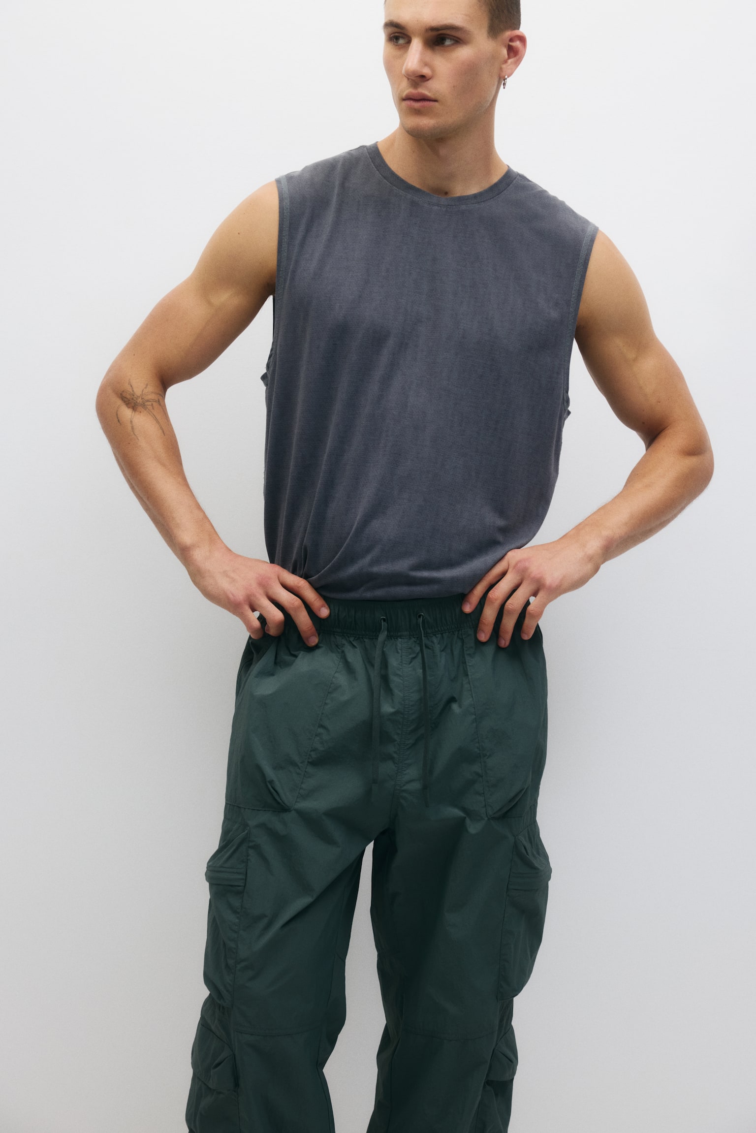 Loose Fit Water-repellent cargo trousers - Green/Black - 4