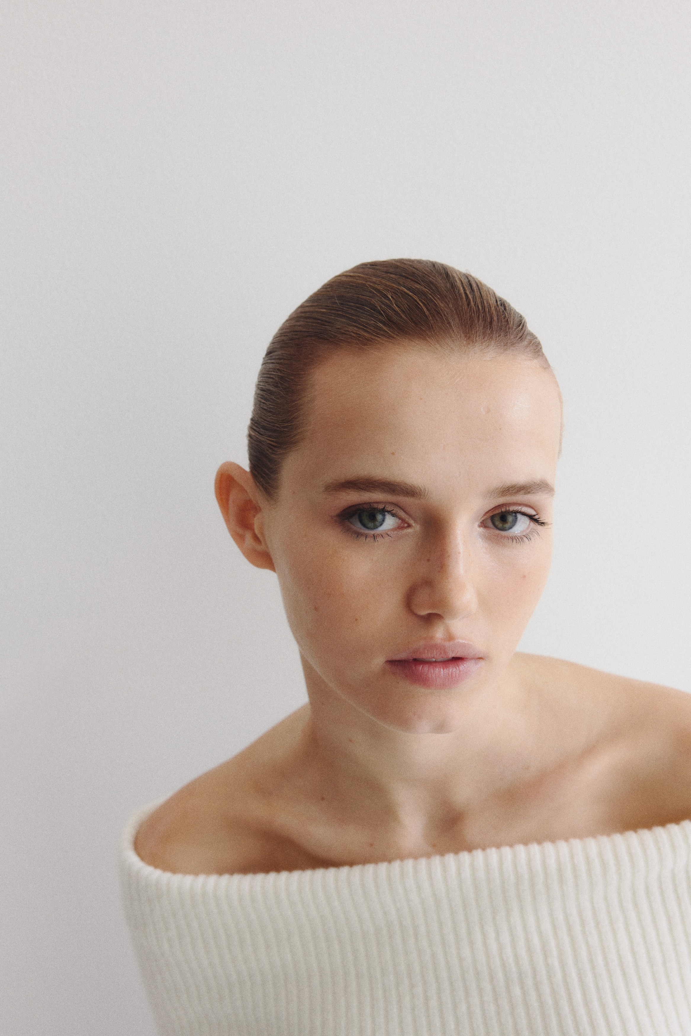 Off-the-shoulder jumper