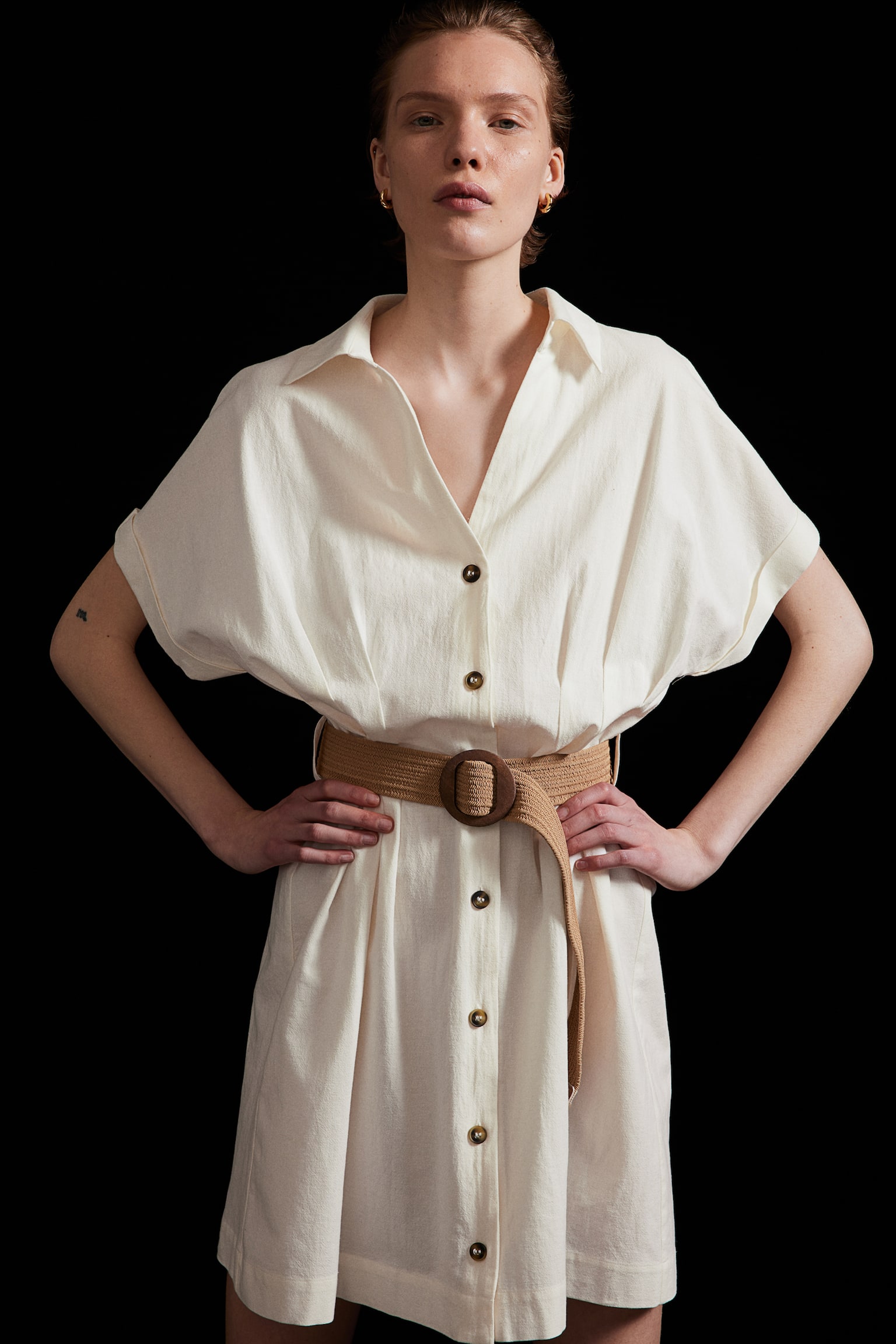 Shirt Dress with Belt - V-neck - Short sleeve - White - Ladies | H&M CA