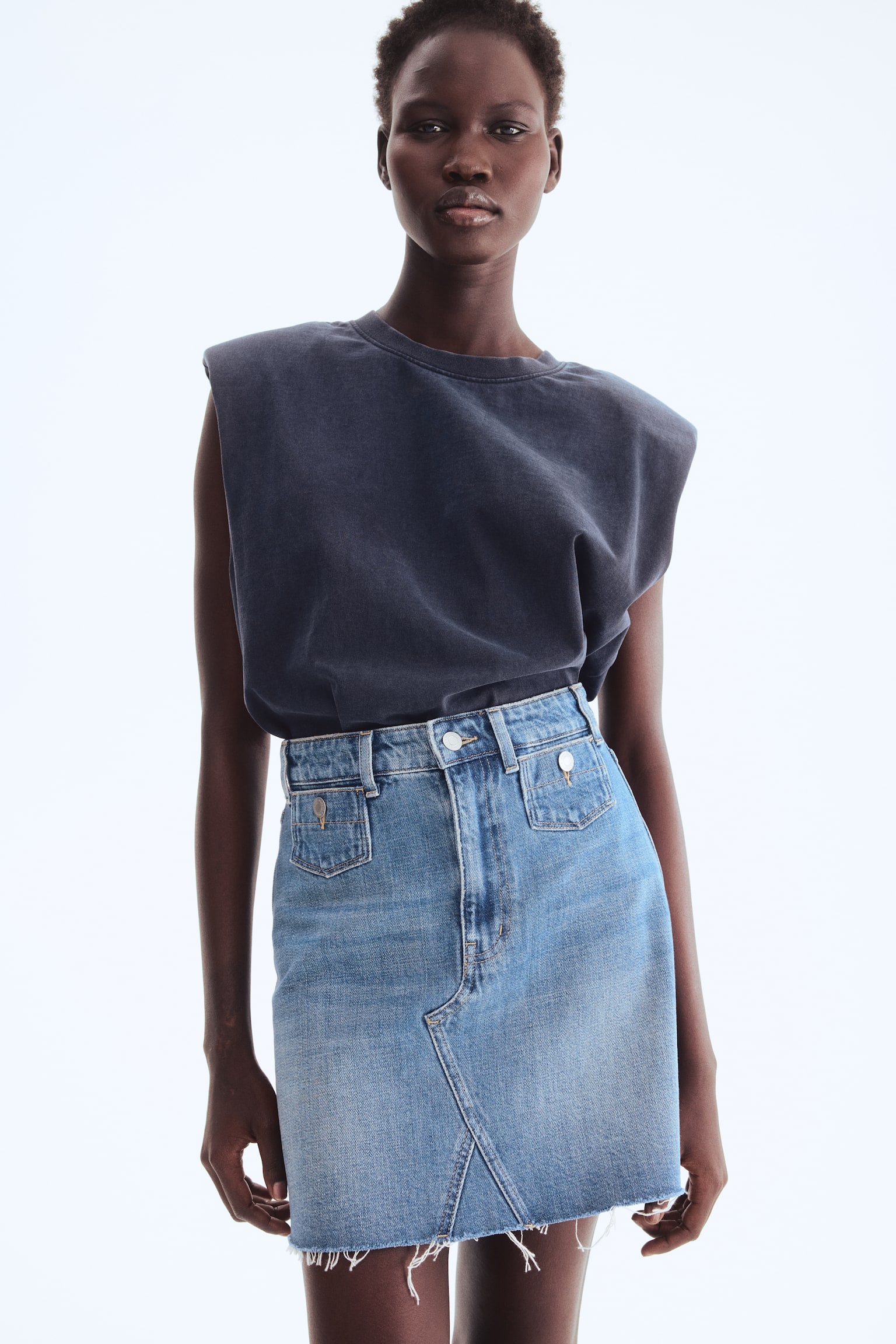 חצאית ג'ינס בגזרת איי - כחול ג'ינס - 4