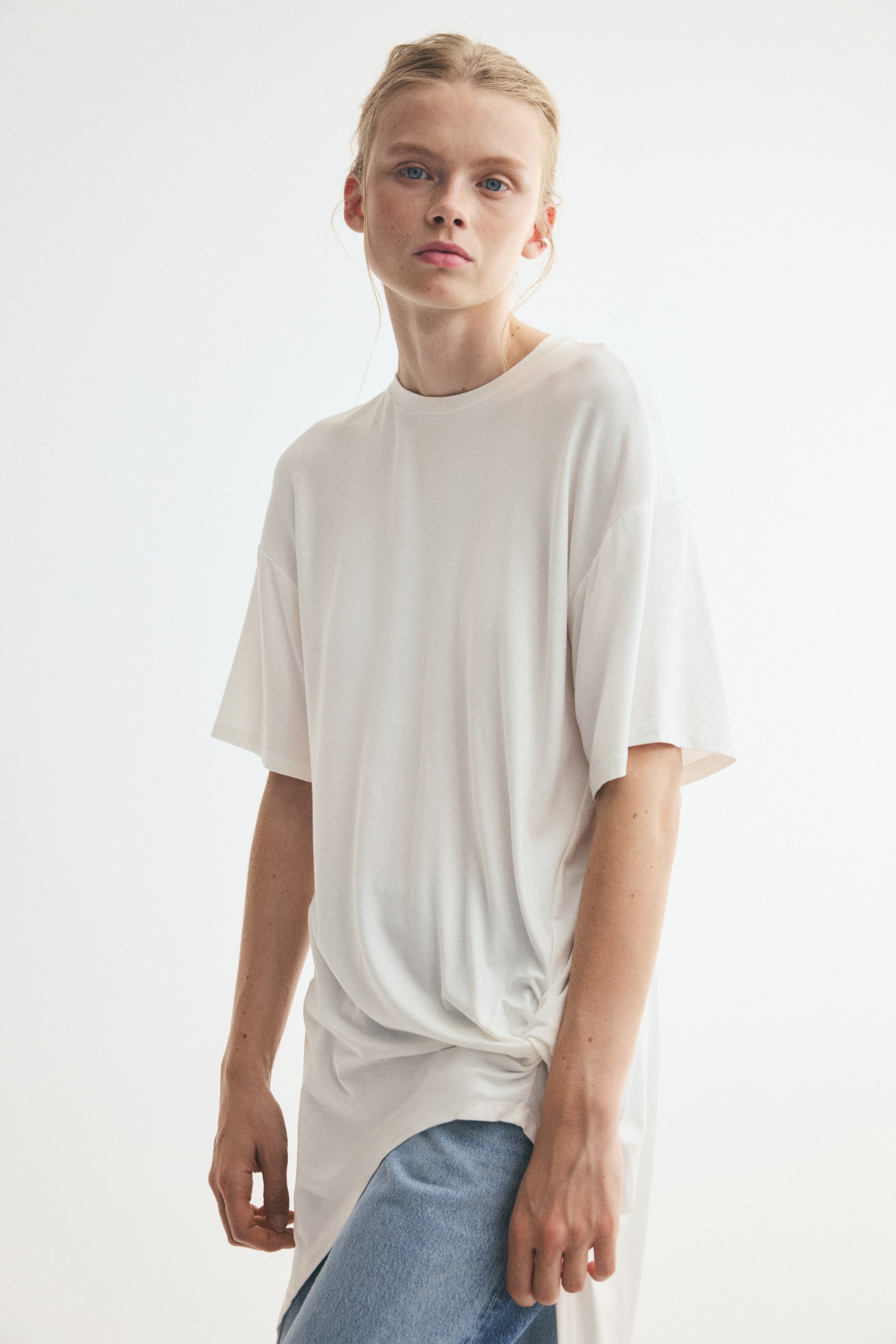 Twist-Detail High-Low Top