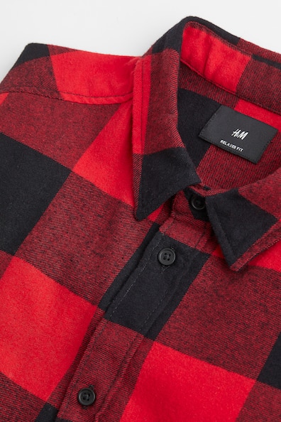 Relaxed Fit Twill Shirt - Long sleeve - Regular length - Red/black ...