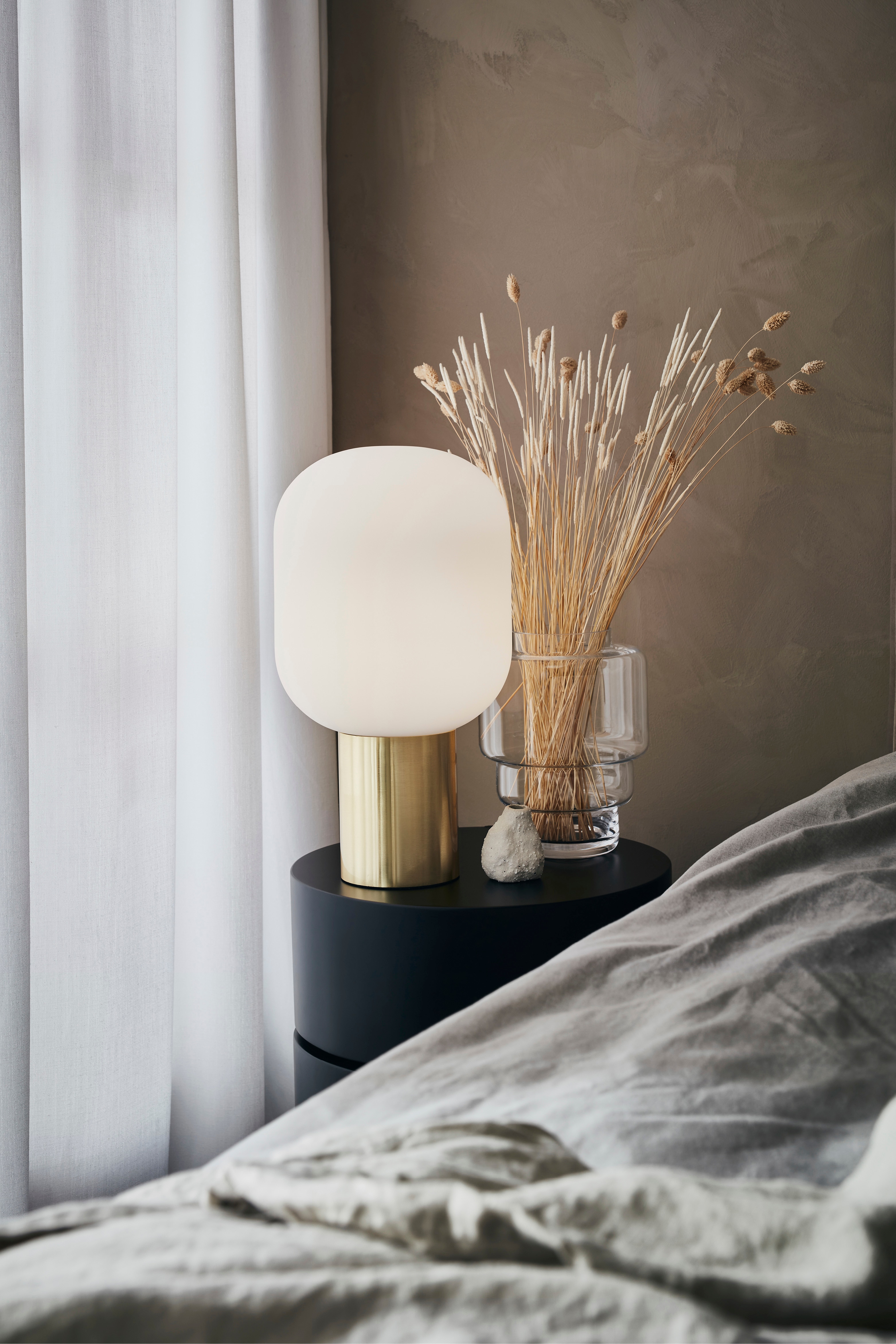 Brooklyn Bordlampe - Messing/hvid
