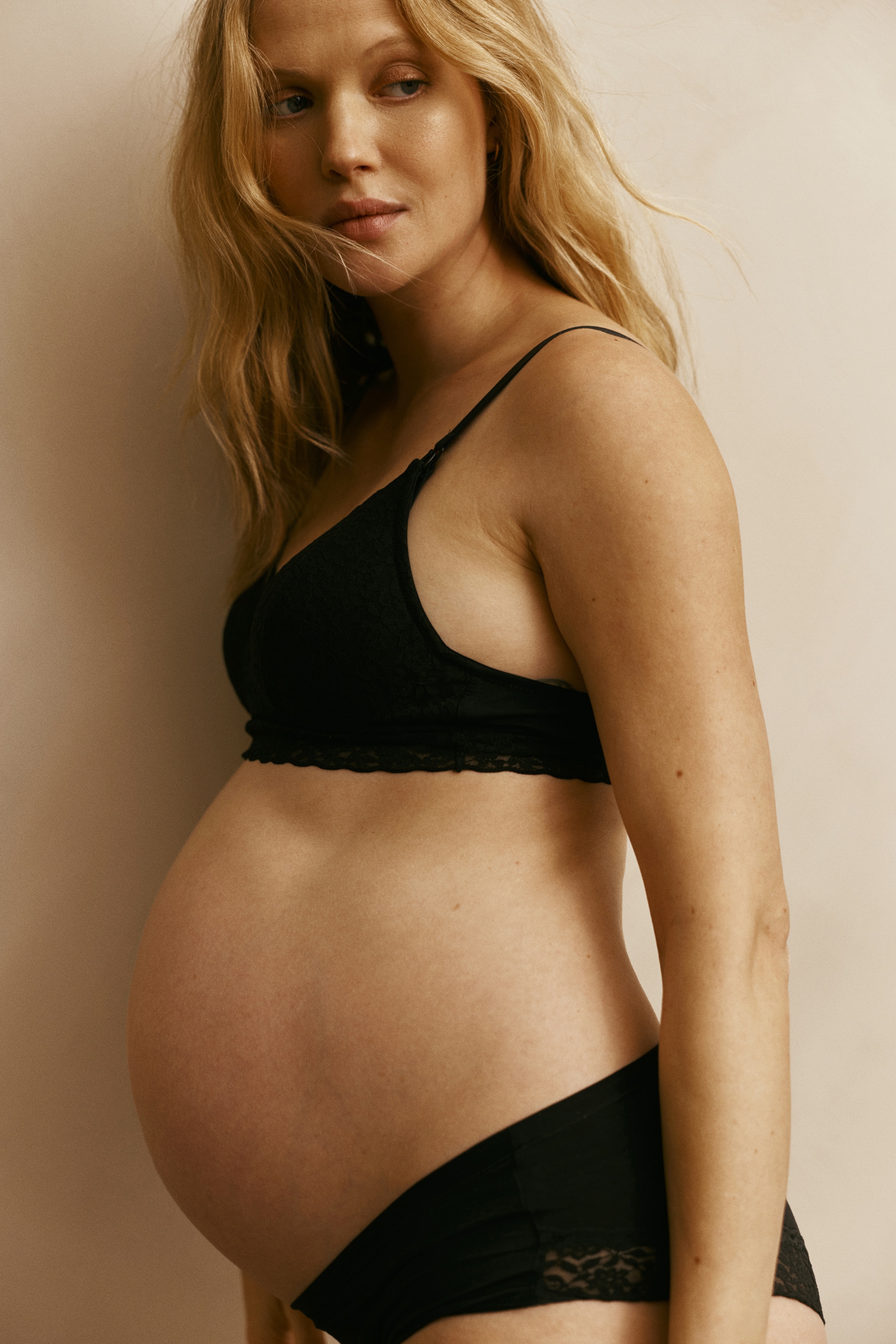 Dames - Zwart/dusty lichtroze MAMA Set van 2 padded voedings-bh‘s van kant - Size: 80B  - H&M