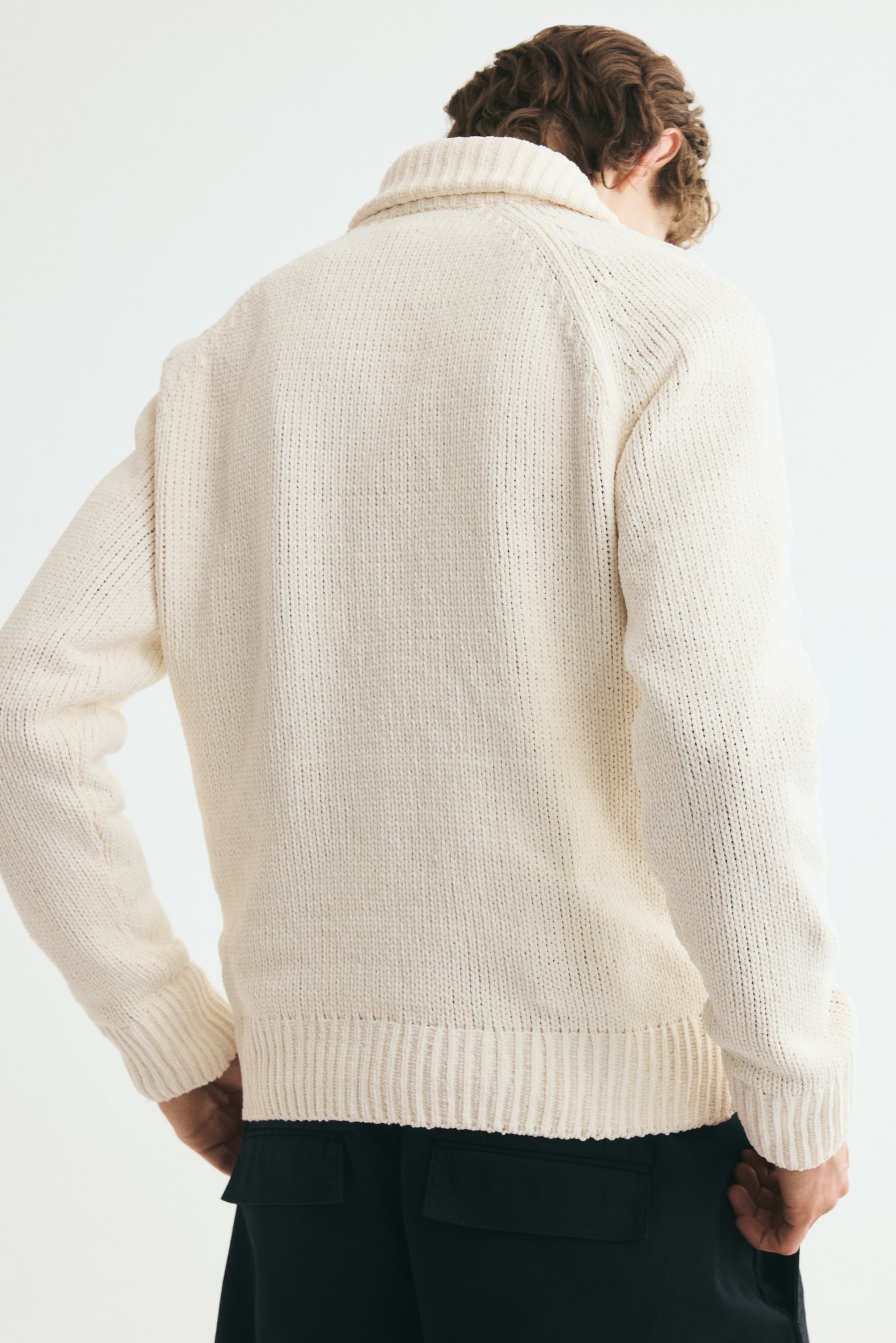 Мужской кардиган H&M Relaxed-Fit Chenille Cardigan with Zipper, цвет: Кремовый — фото 4