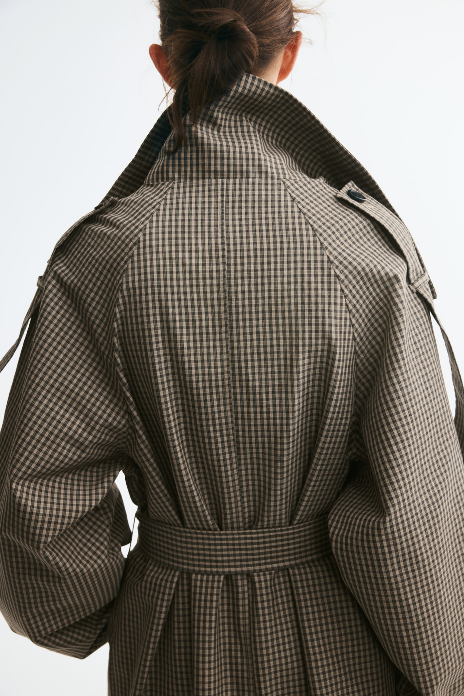 Женское пальто H&M Oversized Trench, цвет: Серо-коричневый / Клетчатый — фото 5