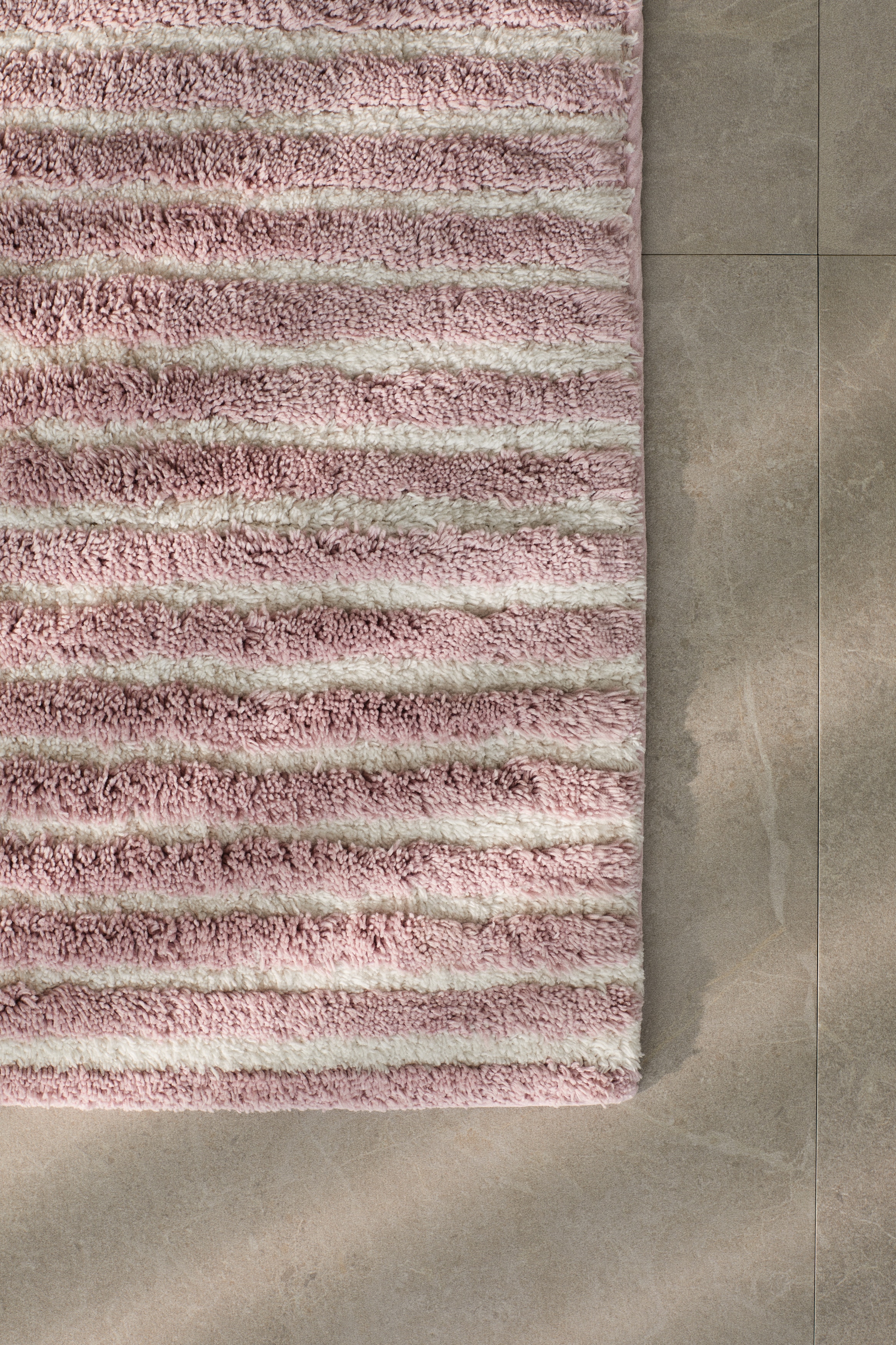 Tapis de bain en coton tufté - Rose clair/rayé