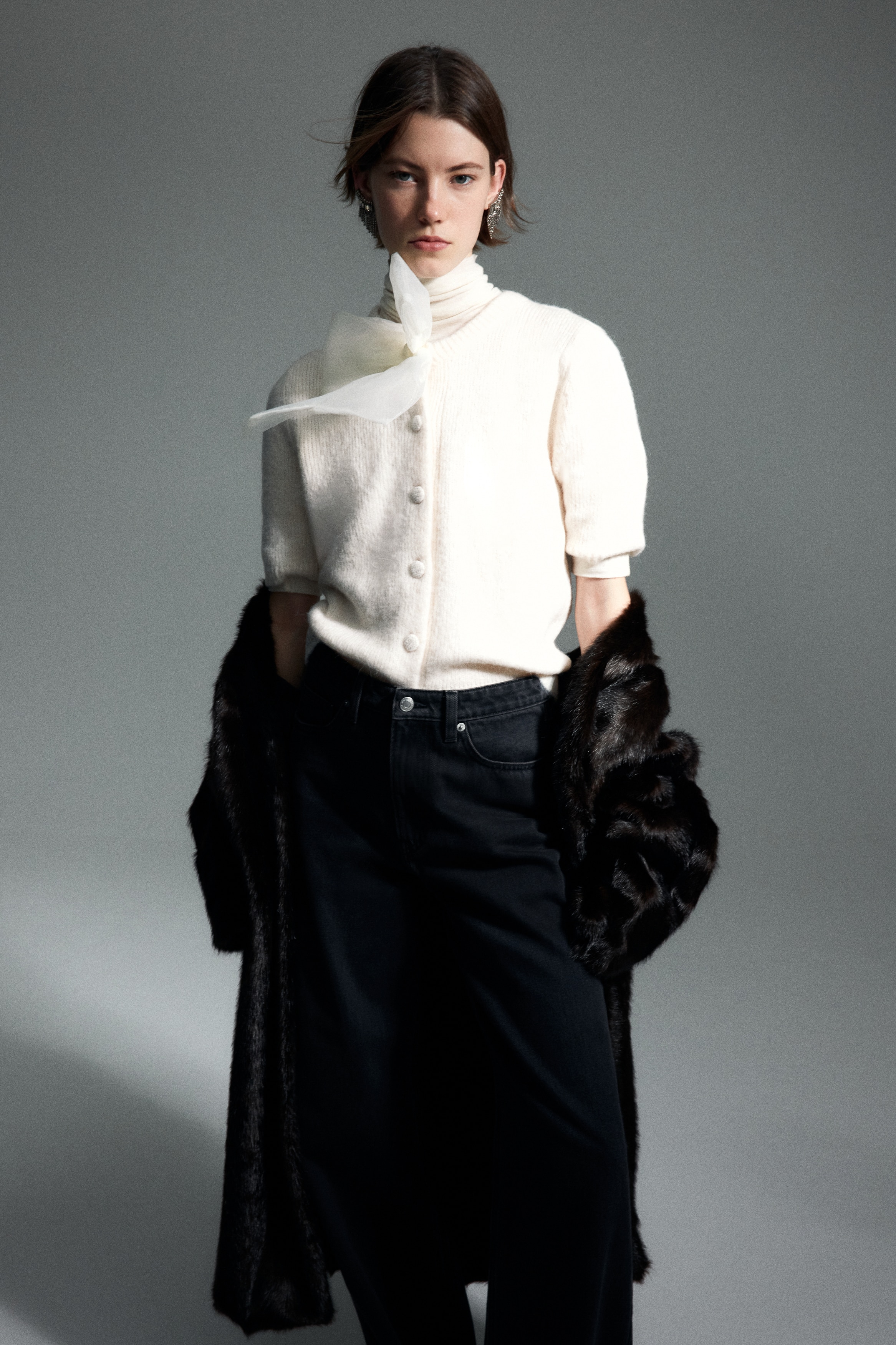 Bow-Detail Knit Cardigan - Cream/Black