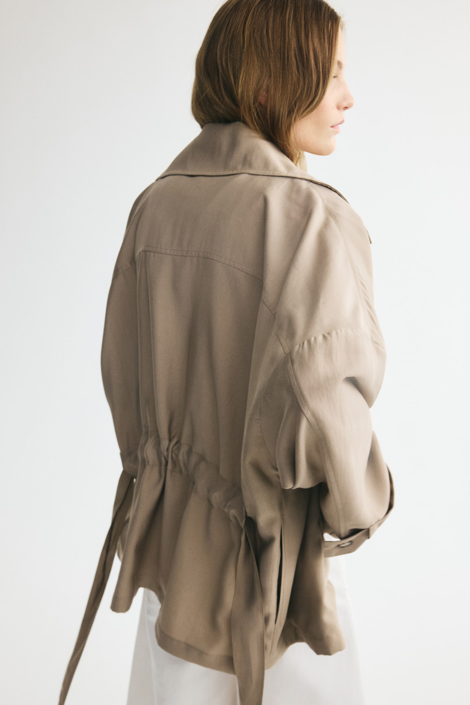 Женское пальто H&M Short Lyocell-Blend Trench, цвет: Бежевый — фото 6