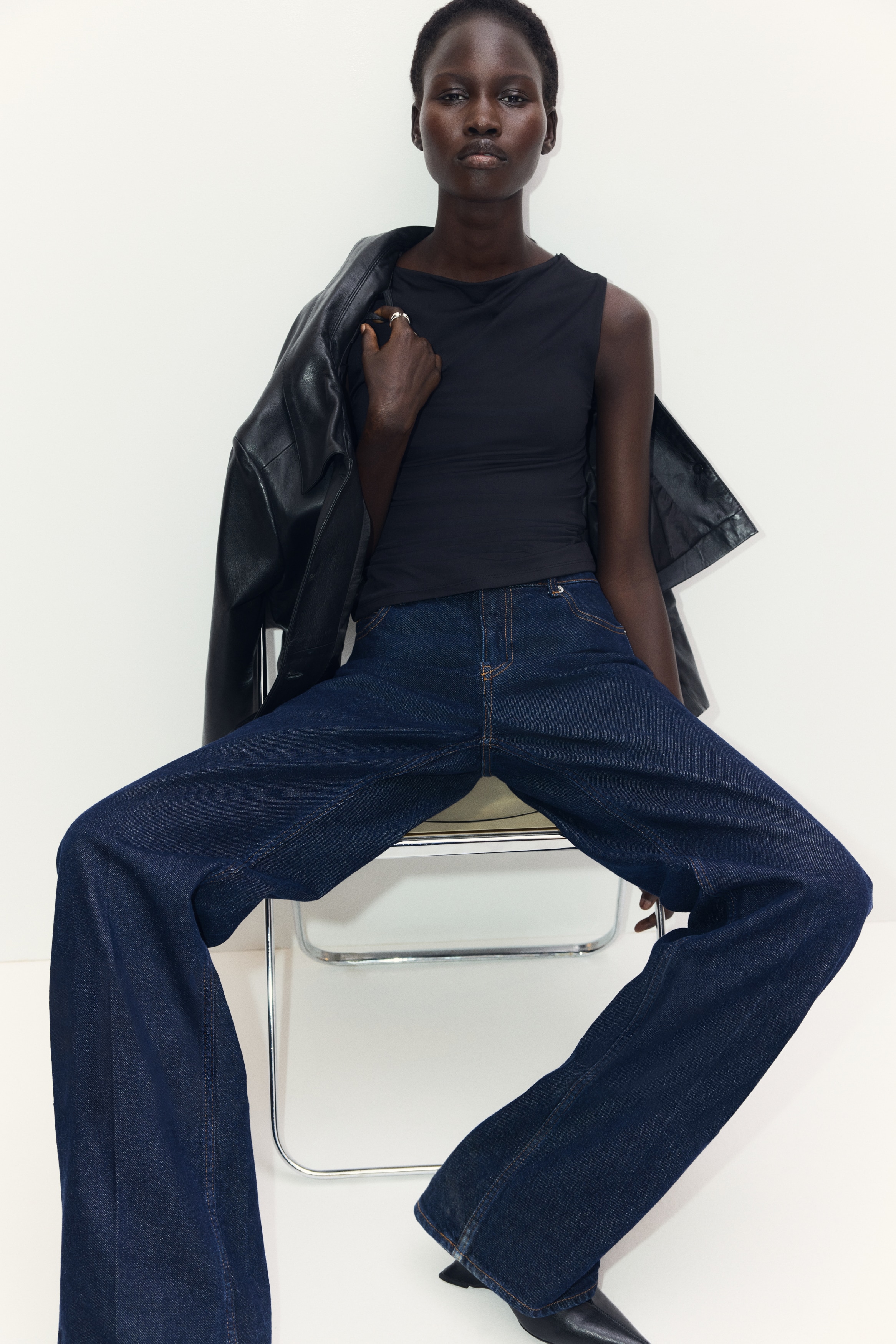 Top in microfibra con scollo a barca - Nero