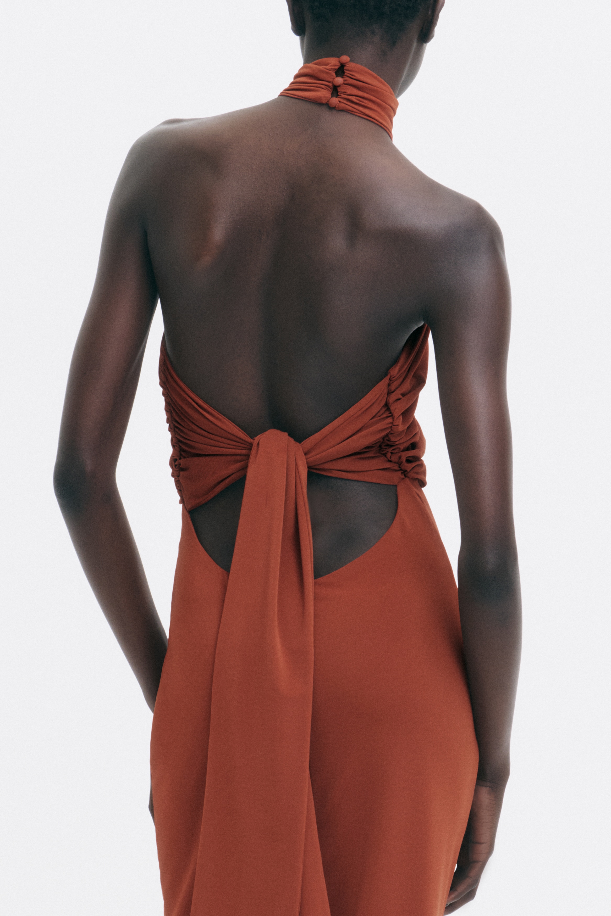 Backless Dresses | Low & Open Back | Maxi & Mini