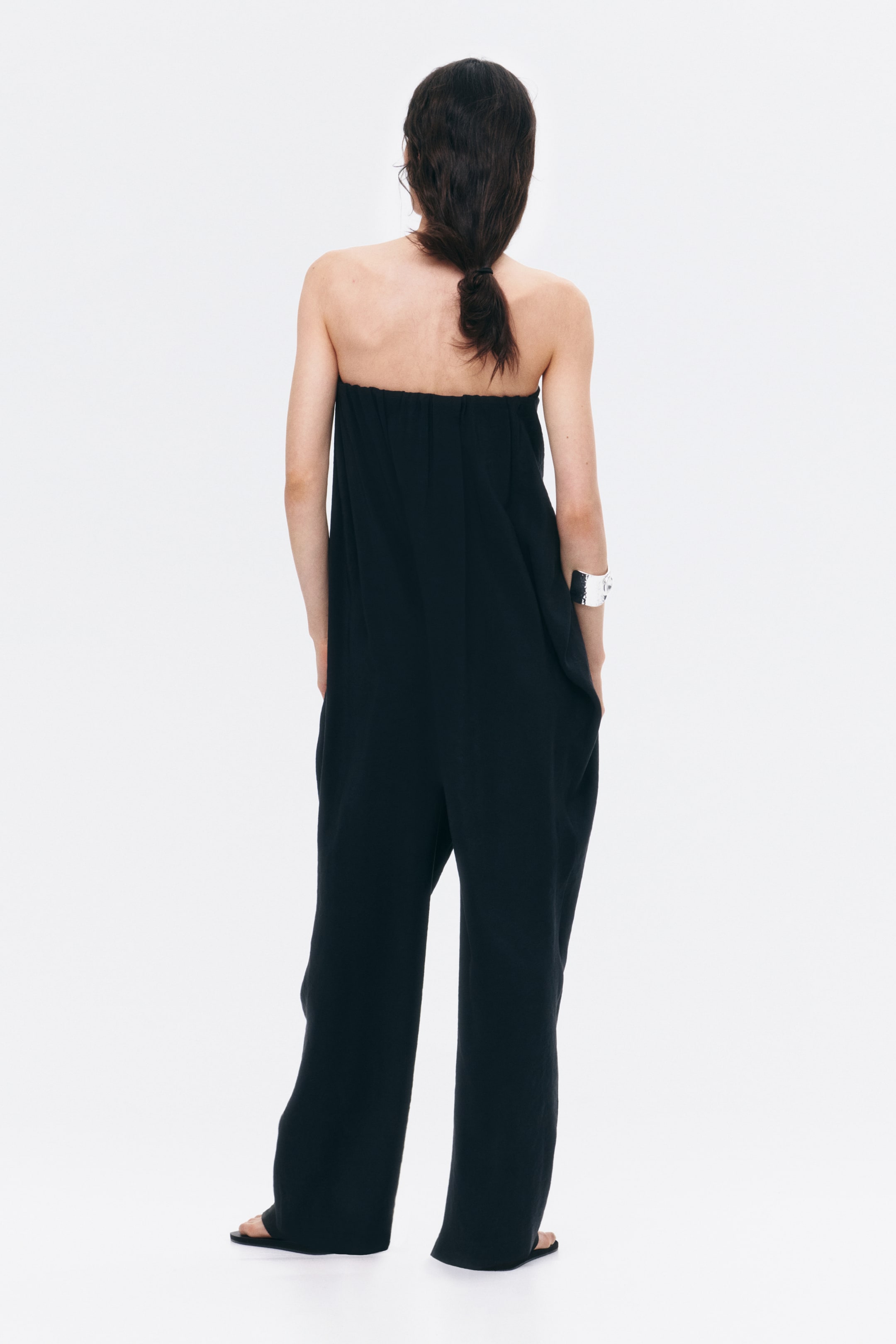 Женские комбинезоны H&M Tie-Detail Bandeau Jumpsuit — фото 5