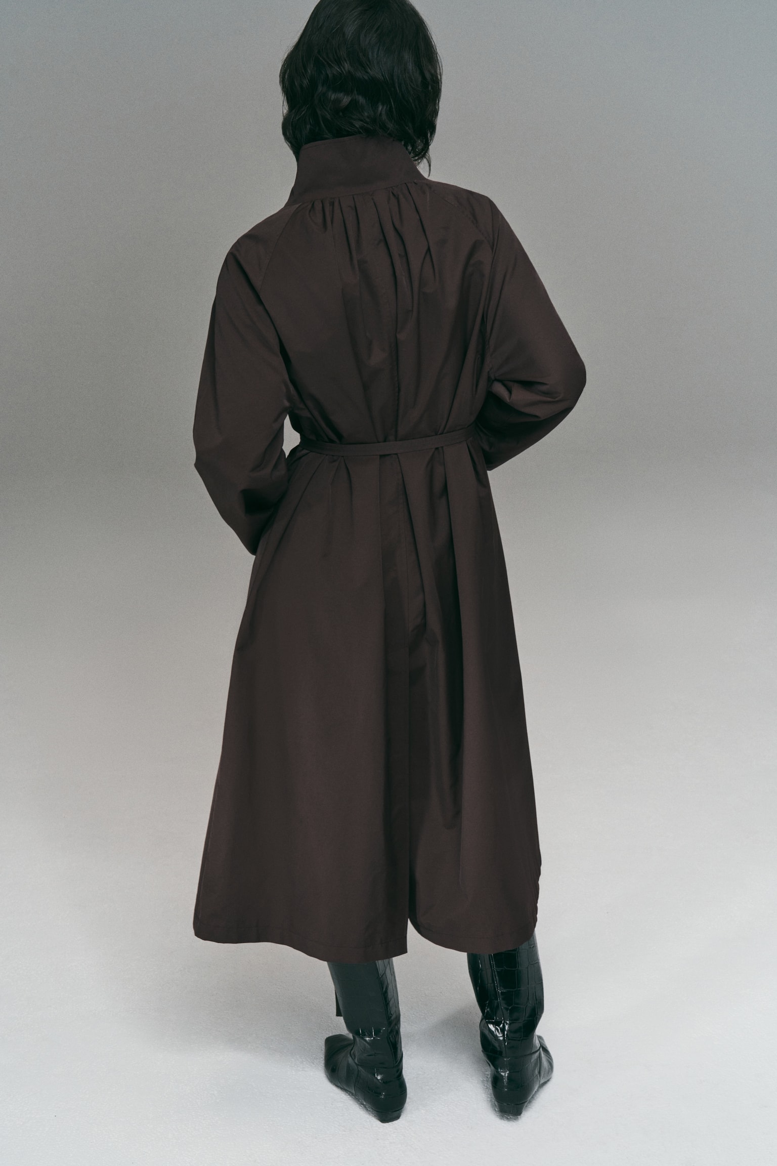 벨티드 트렌치코트 - 다크 브라운 - 3