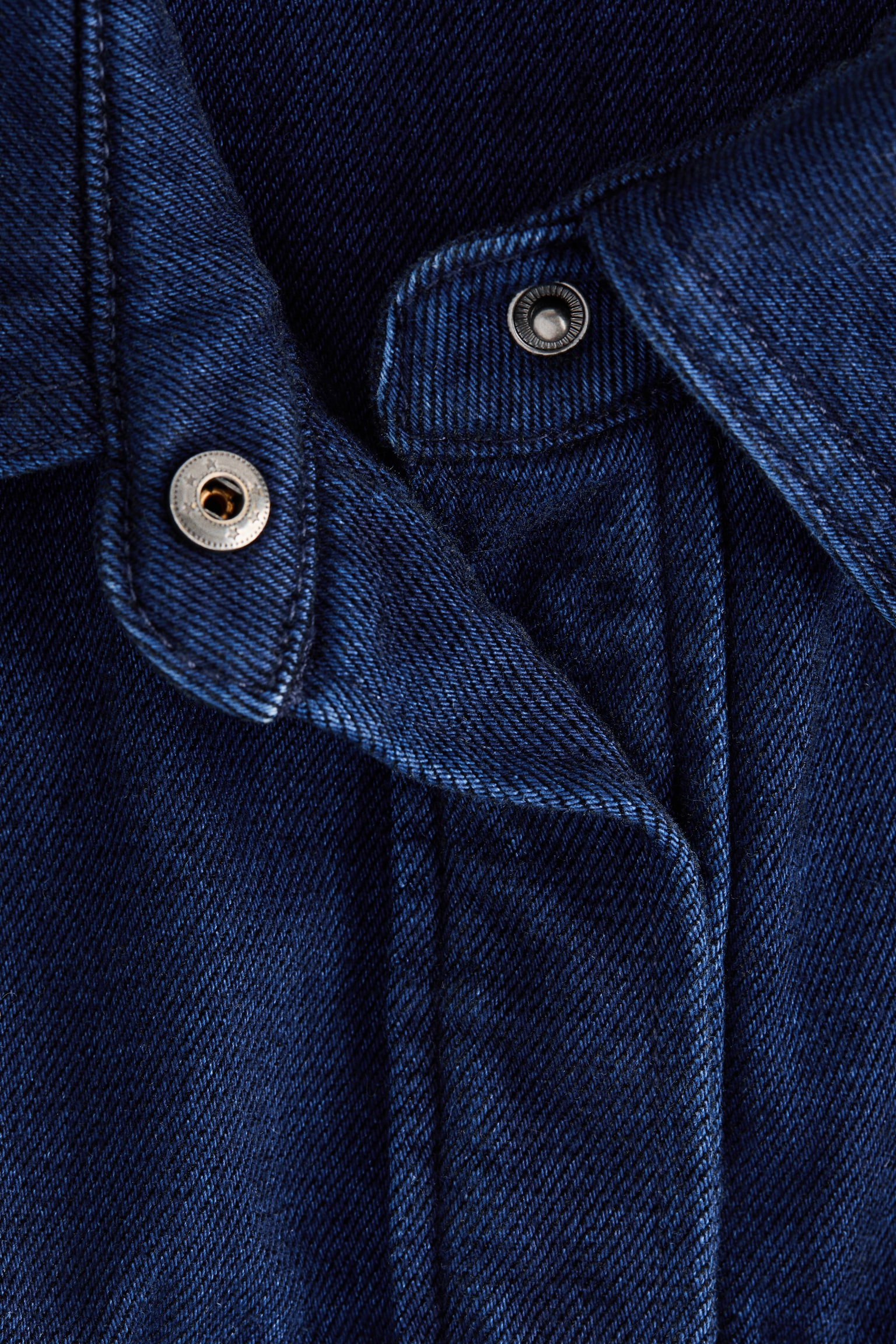 Женская рубашка H&M Denim Shirt, цвет: Тёмный джинсовый синий — фото 5