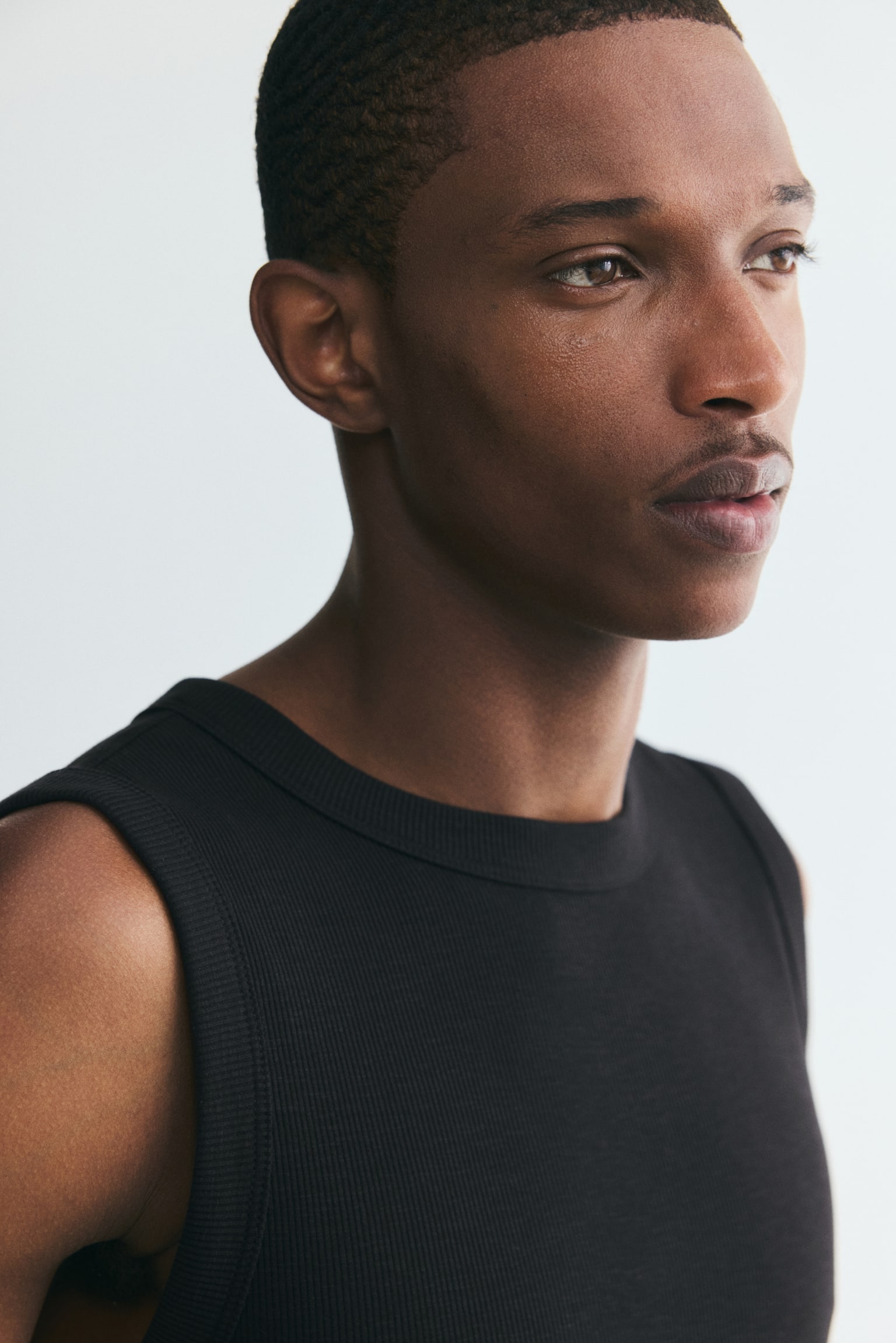 Мужской топ H&M Slim-Fit Ribbed Tank Top, цвет: Чёрный — фото 4