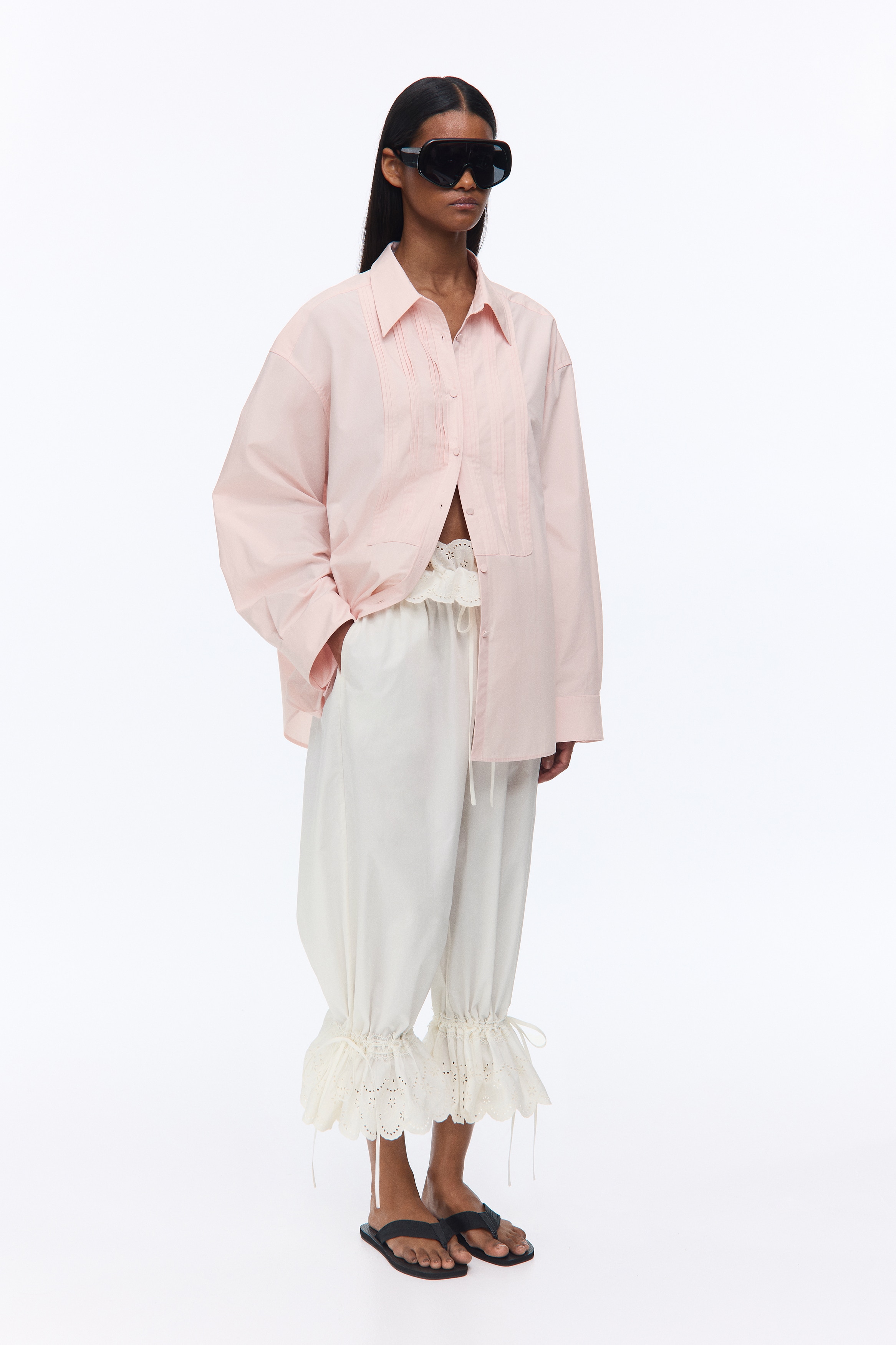Pantalón cropped con perneras globo - Crema