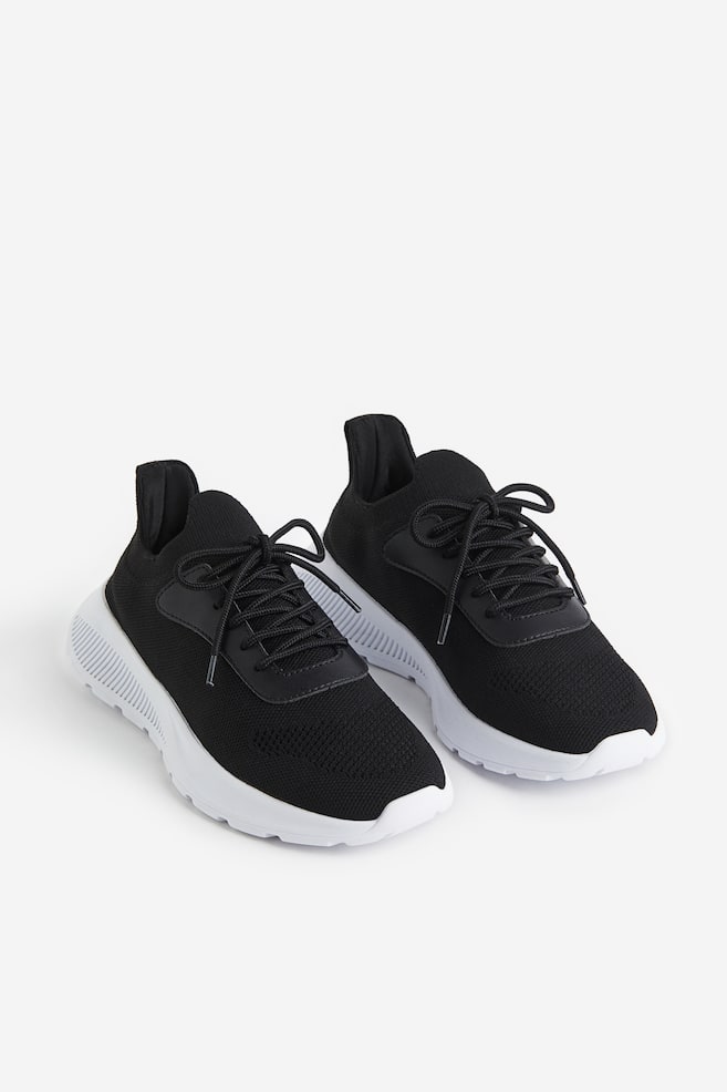 Lightweight-sole trainers - Black/White - 3