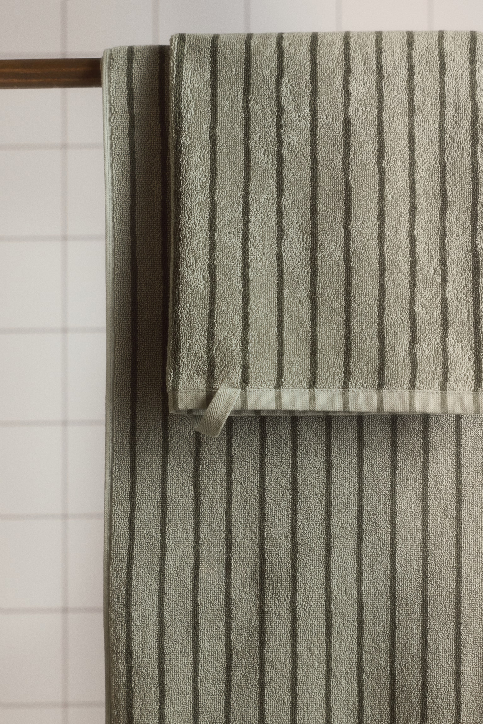 Striped guest towel - Sage green/Black striped/Dark brown/Striped/Light pink/Terracotta striped/Brown/Black striped/Sage green/Striped/Light beige/White/Light pink/Striped/Yellow/White striped - 1