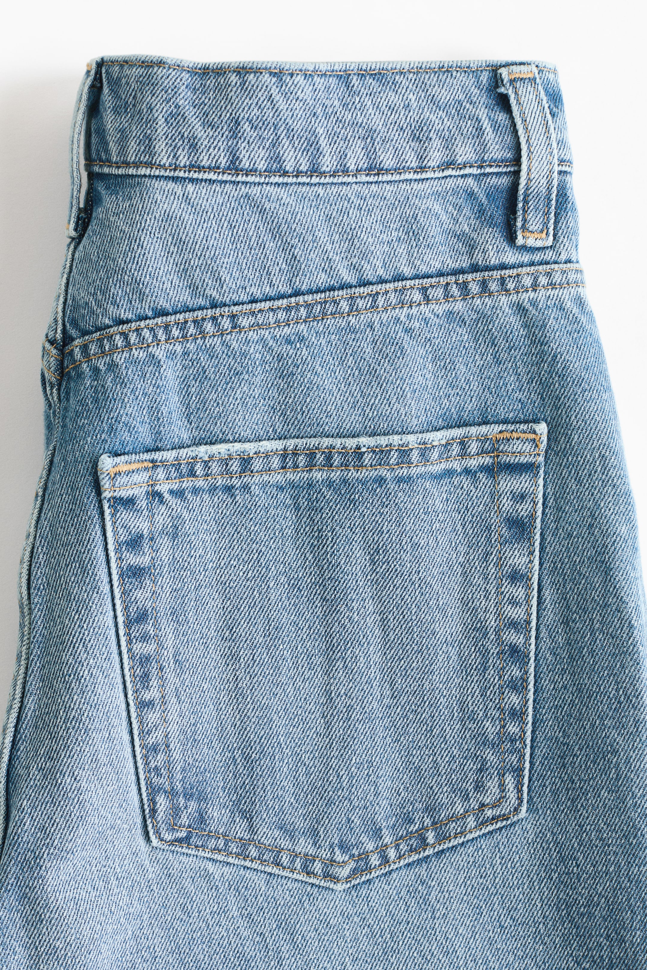 Jean tonneau taille haute à la cheville
