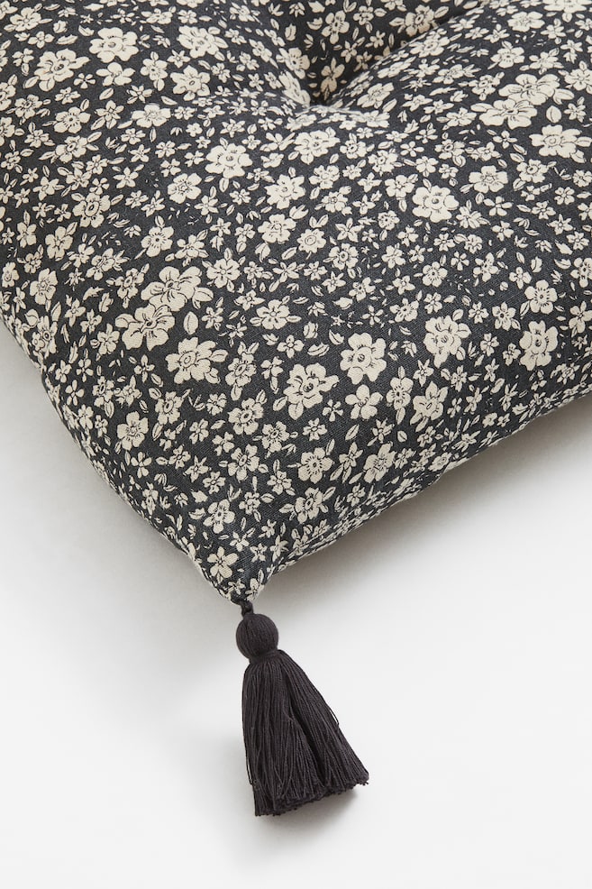 Rectangular tasselled cushion - Black/Small flowers/Light beige/Dark grey/Striped - 2