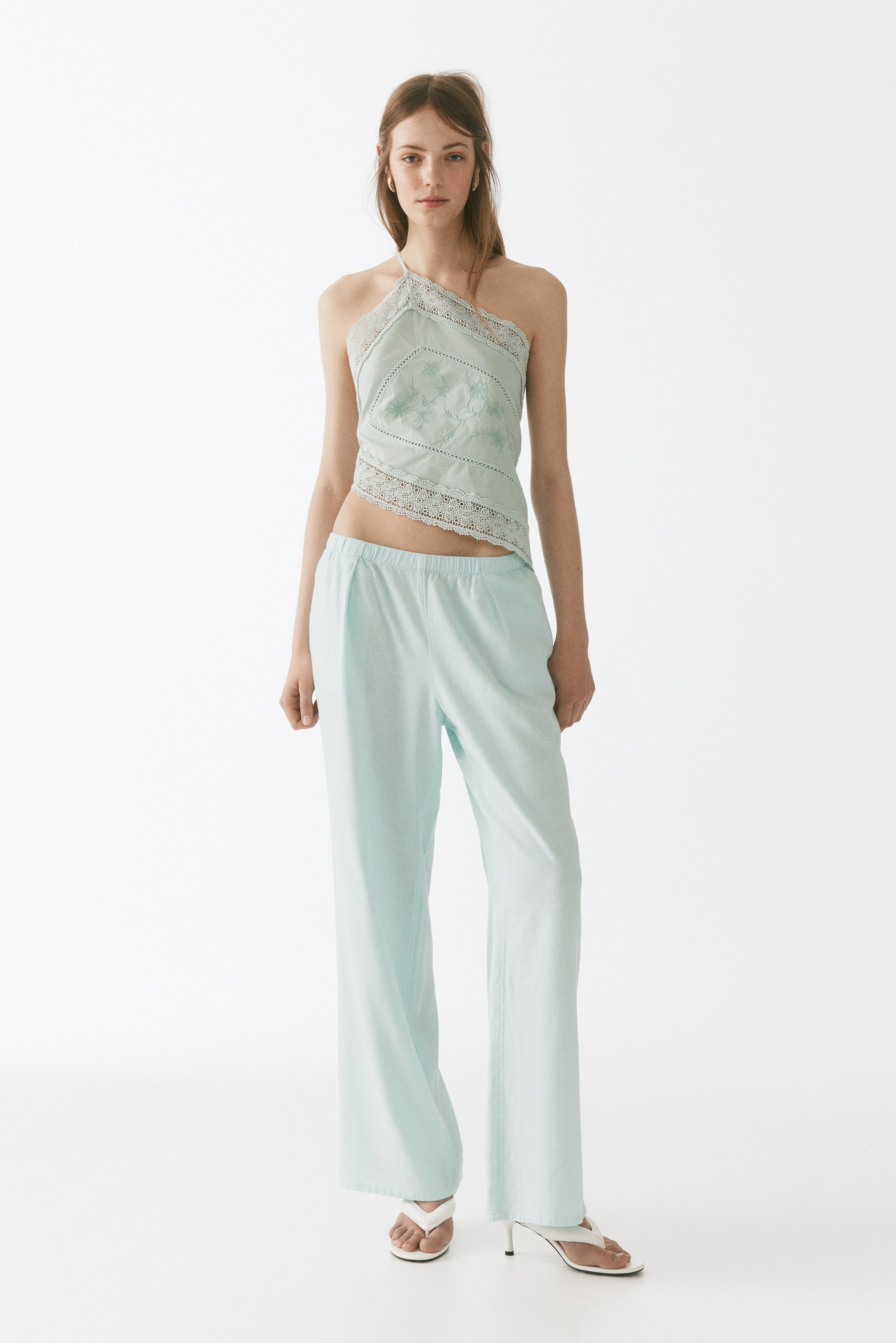 Wide-Leg Linen-Blend PantsModel