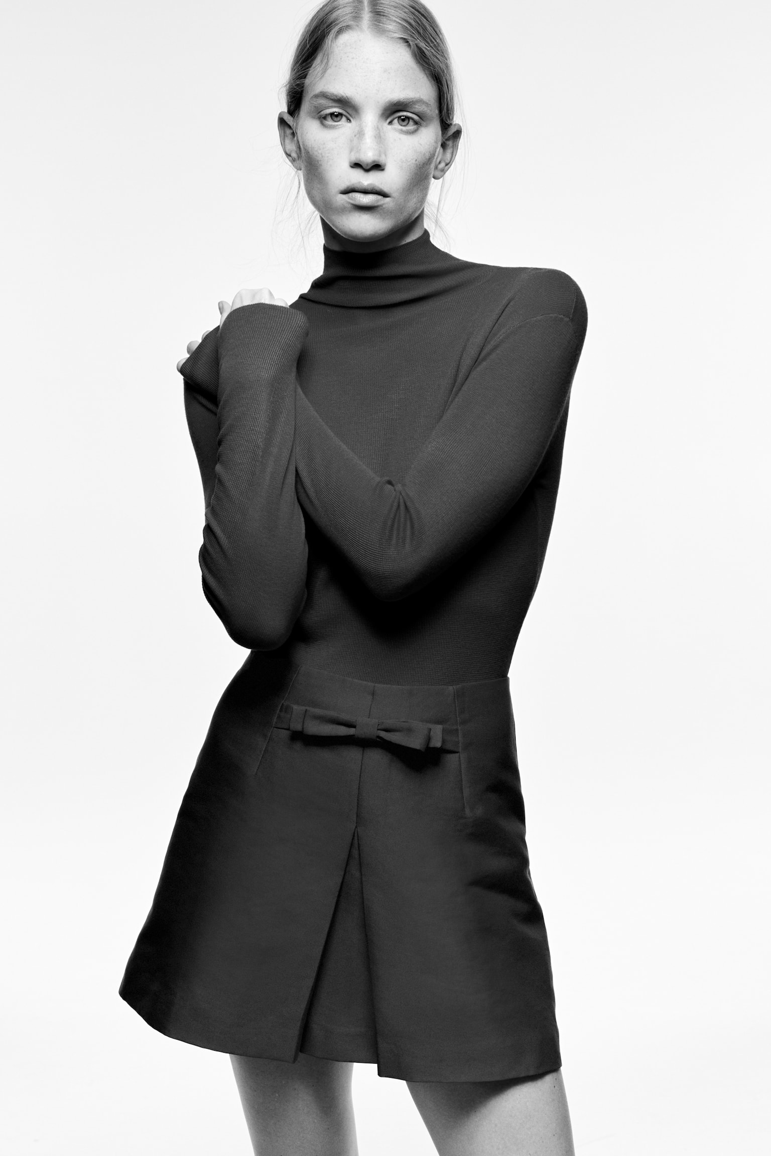 Minijupe avec nœud devant - Rouge vif/Marron foncé