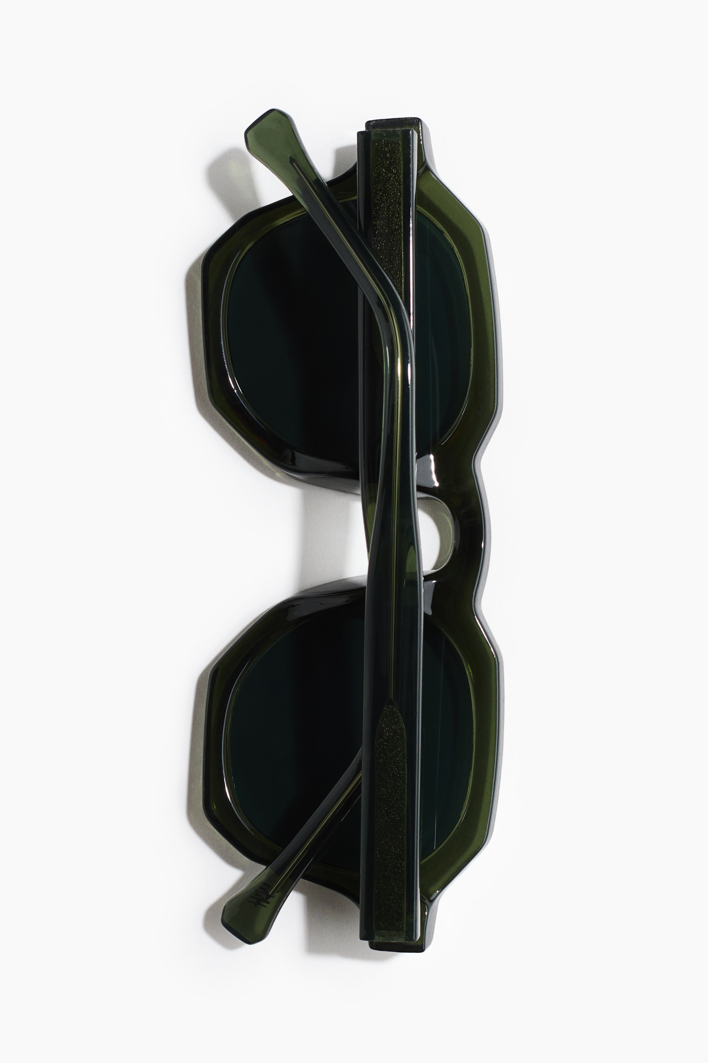 Hexagon-shaped sunglasses