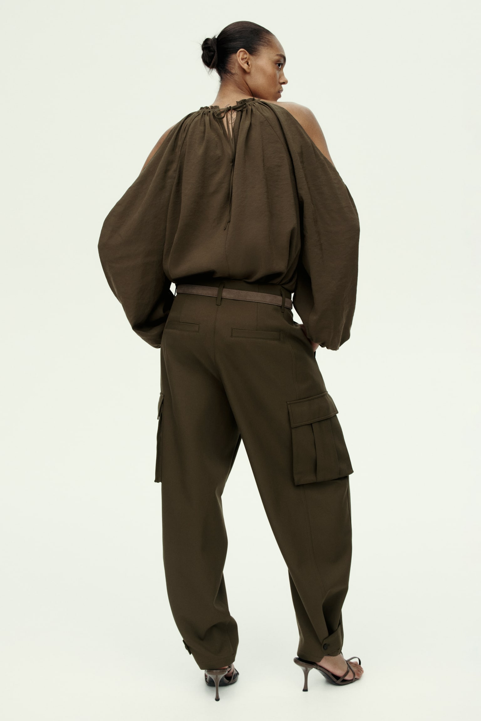 Barrel-leg cargo trousers - Dark khaki green/Dark brown - 5